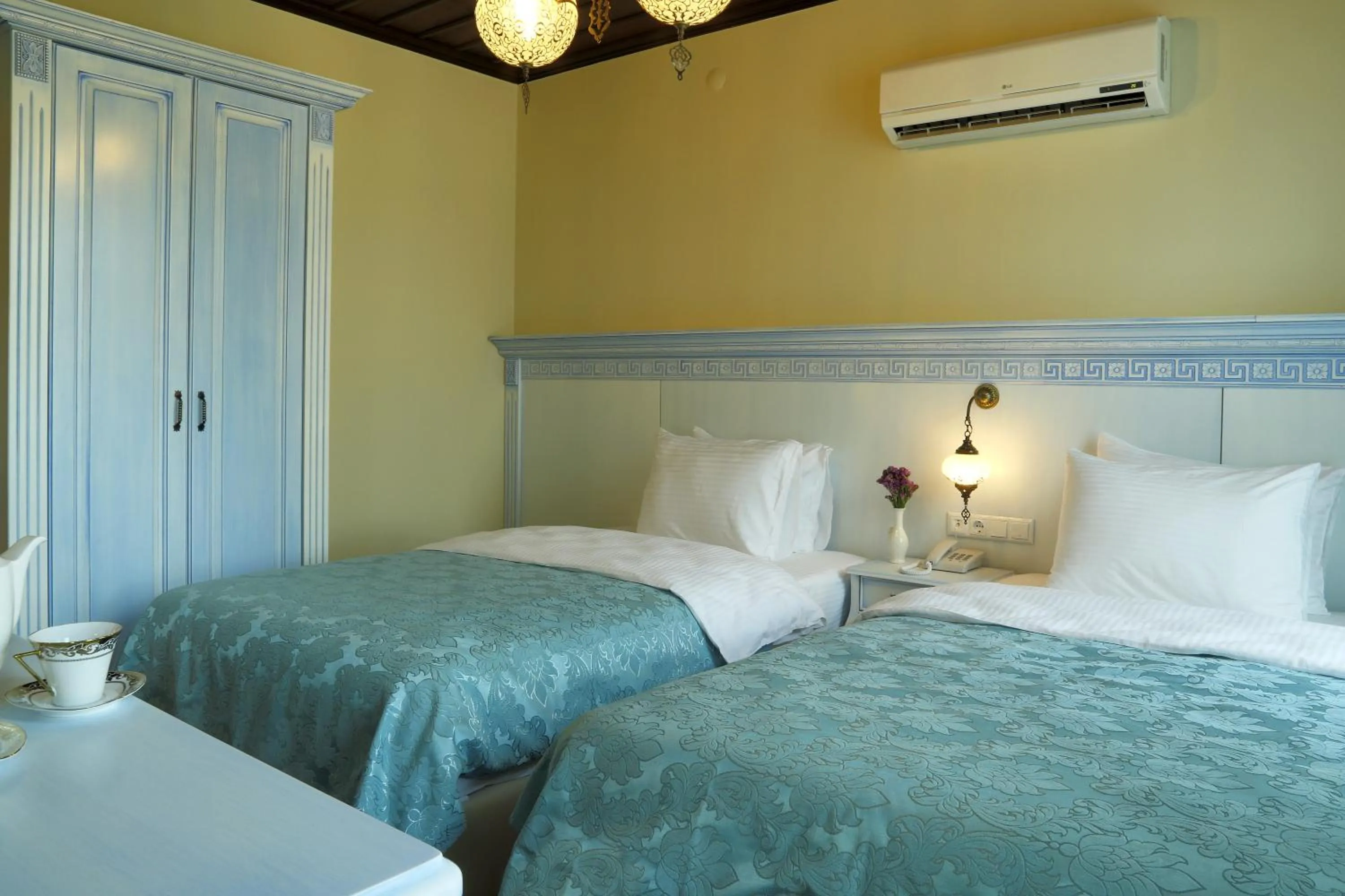 Photo of the whole room, Bed in Bursa İpekyolu Hotel