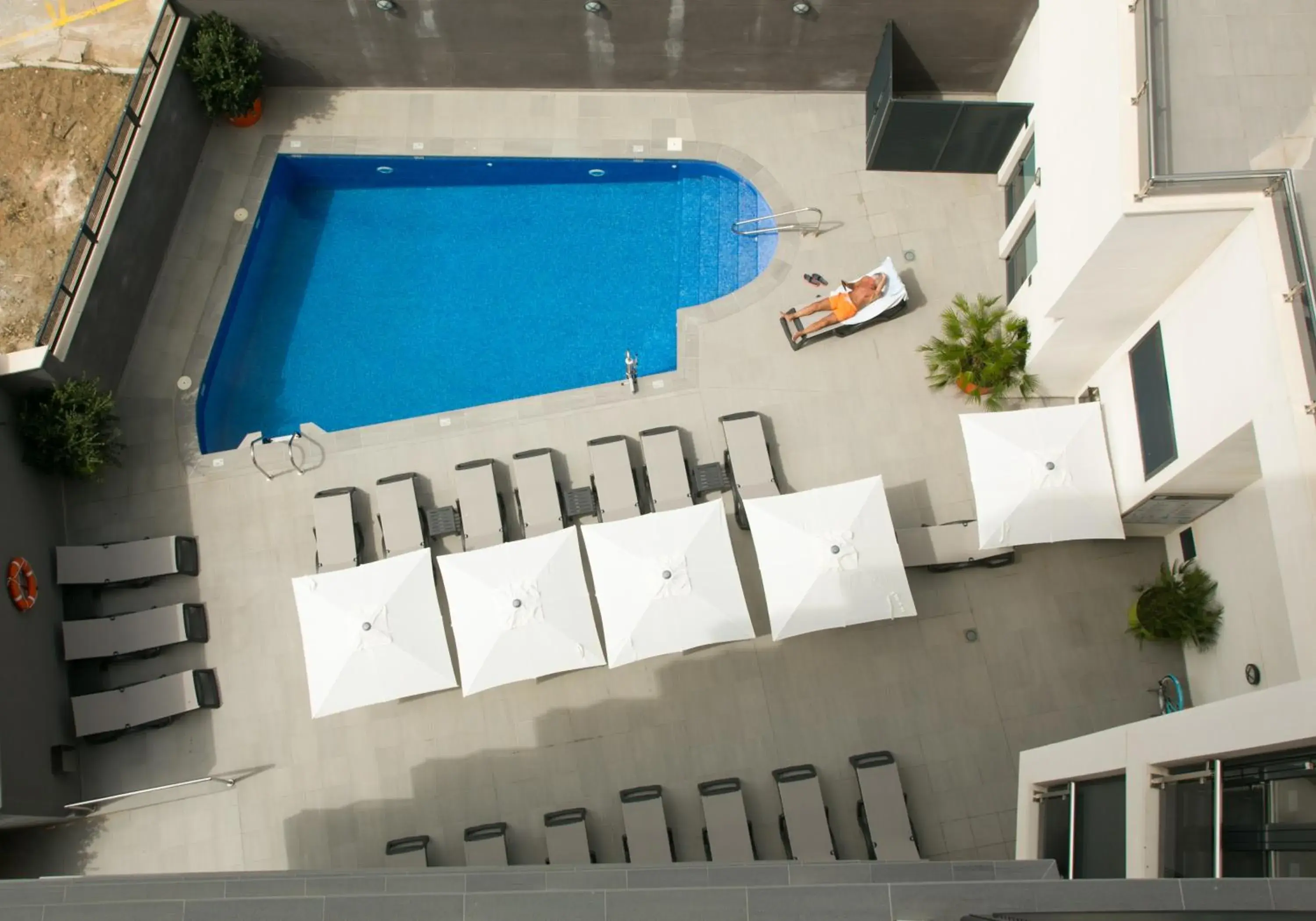 Pool view in Apartamentos Fuengirola Playa Pool view in Apartamentos Fuengirola Playa