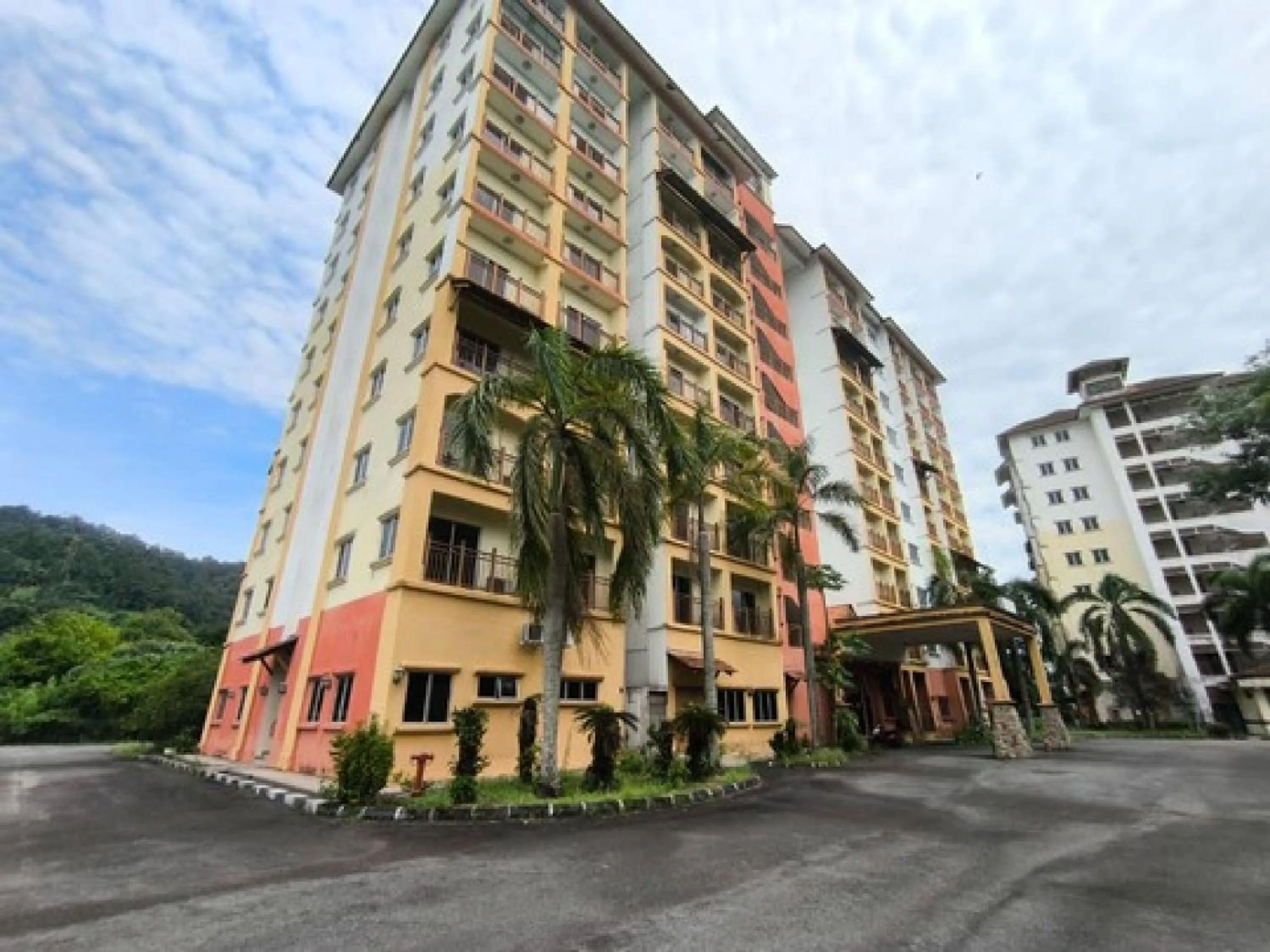 Capital O Suria Urban Escape