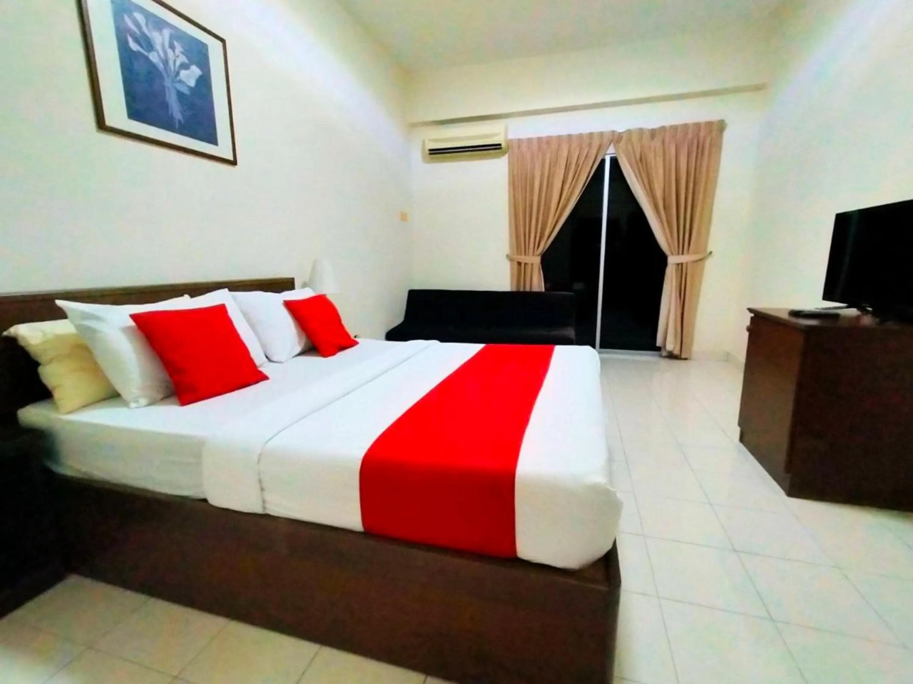 Bedroom, Bed in Capital O Suria Urban Escape