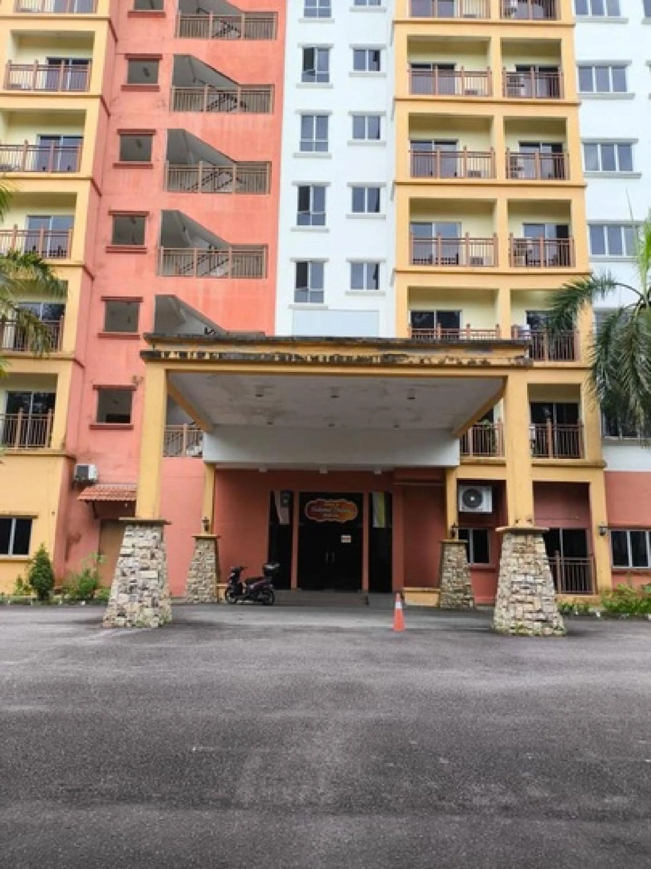 Property building in Capital O Suria Urban Escape