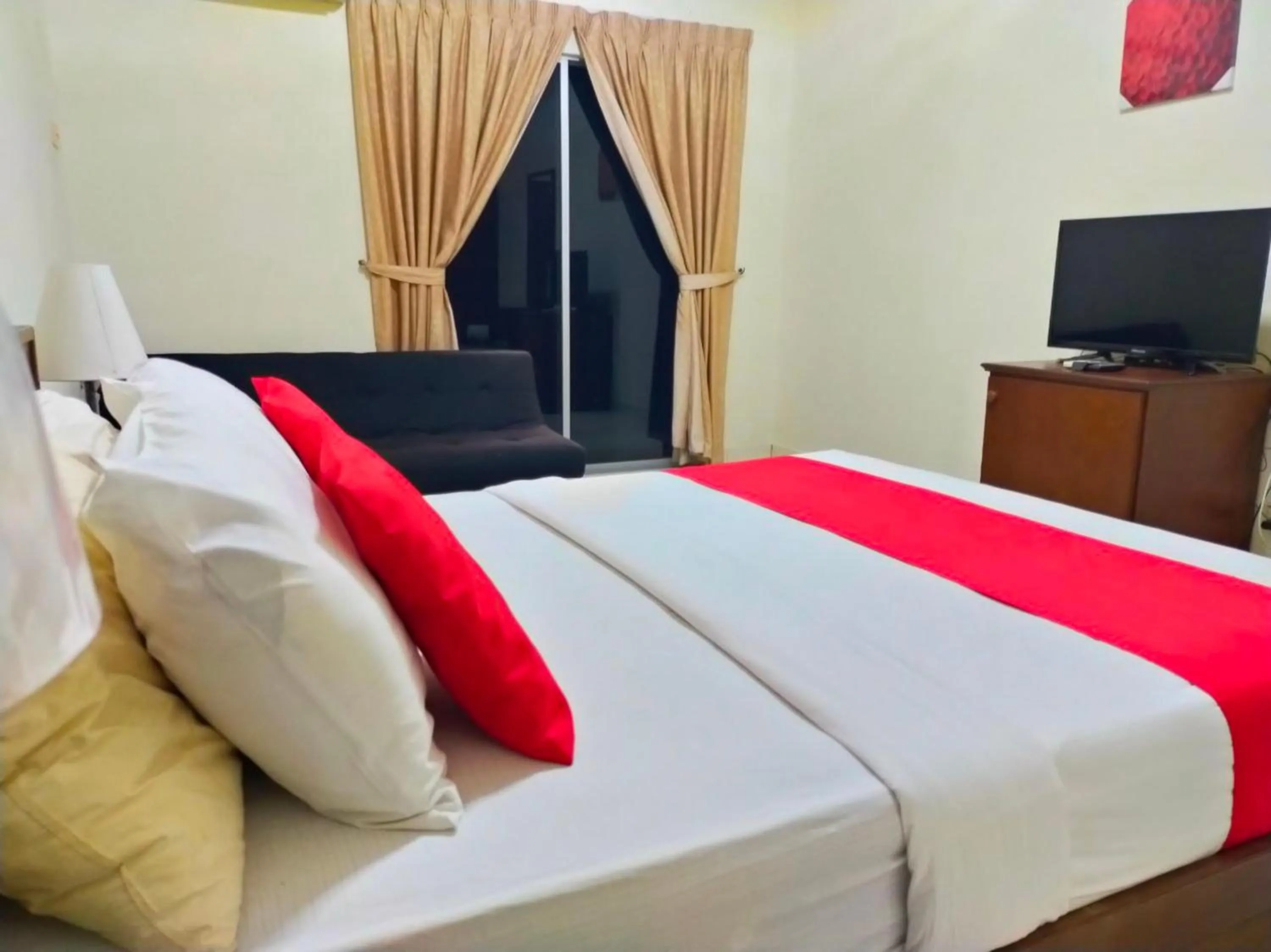 Bedroom, Bed in Capital O Suria Urban Escape