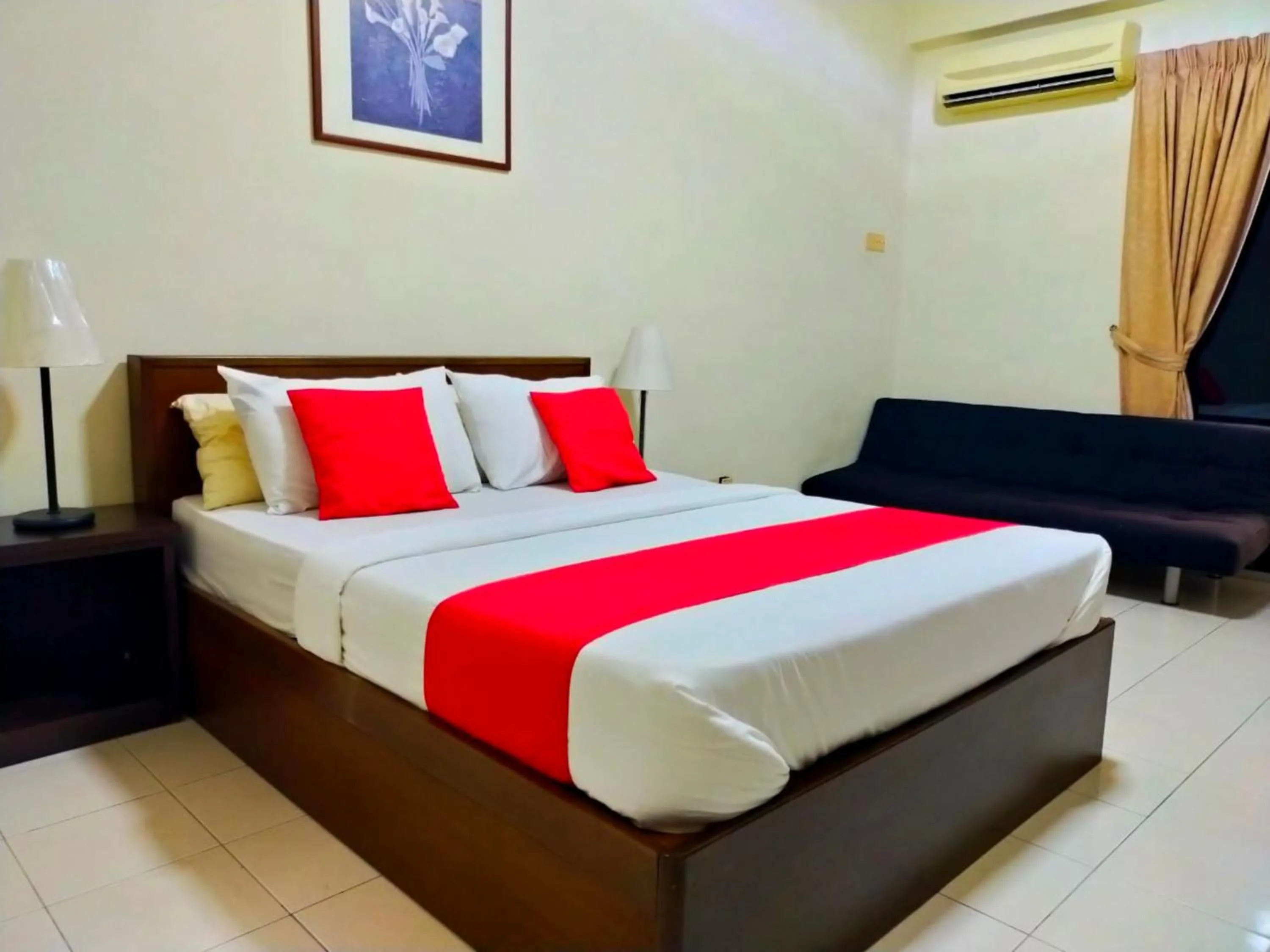 Bedroom, Bed in Capital O Suria Urban Escape
