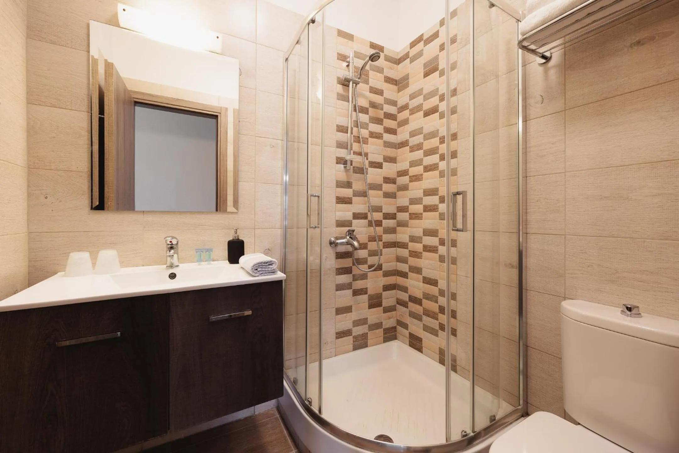 Bathroom in Kalisun Pool House by Georgalas