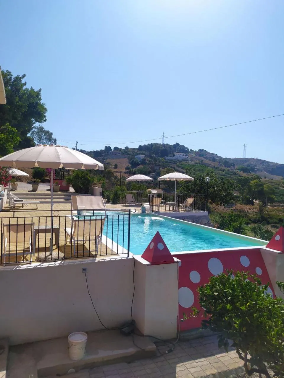 Pool view in B&B Vento di Scirocco