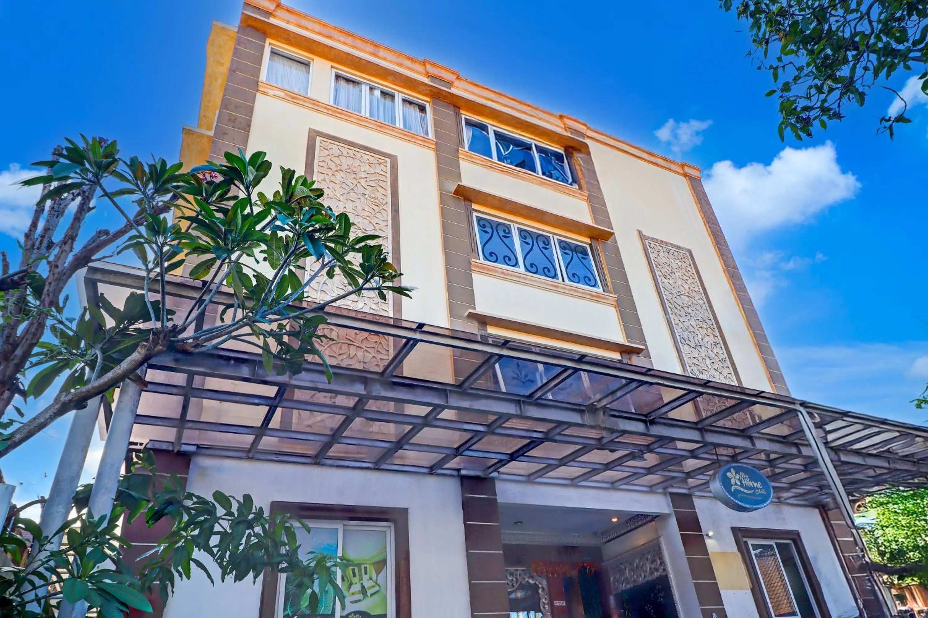 Facade/entrance in Hotel O My Home@Bali