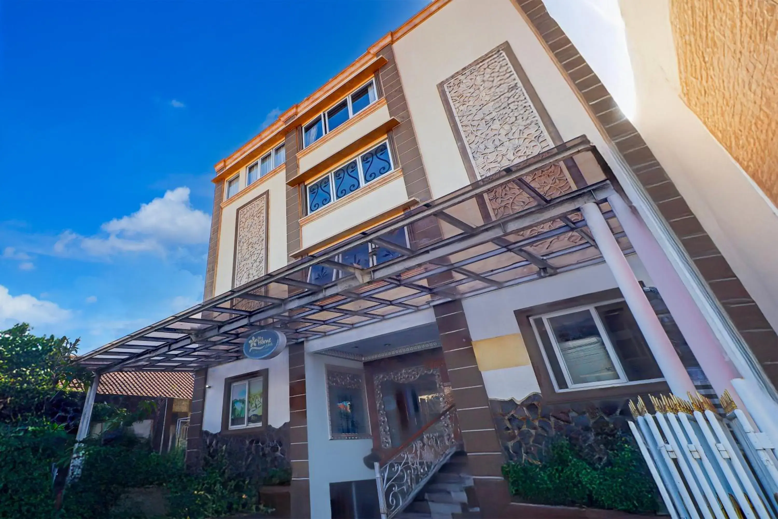 Facade/entrance in Hotel O My Home@Bali Facade/entrance in Hotel O My Home@Bali