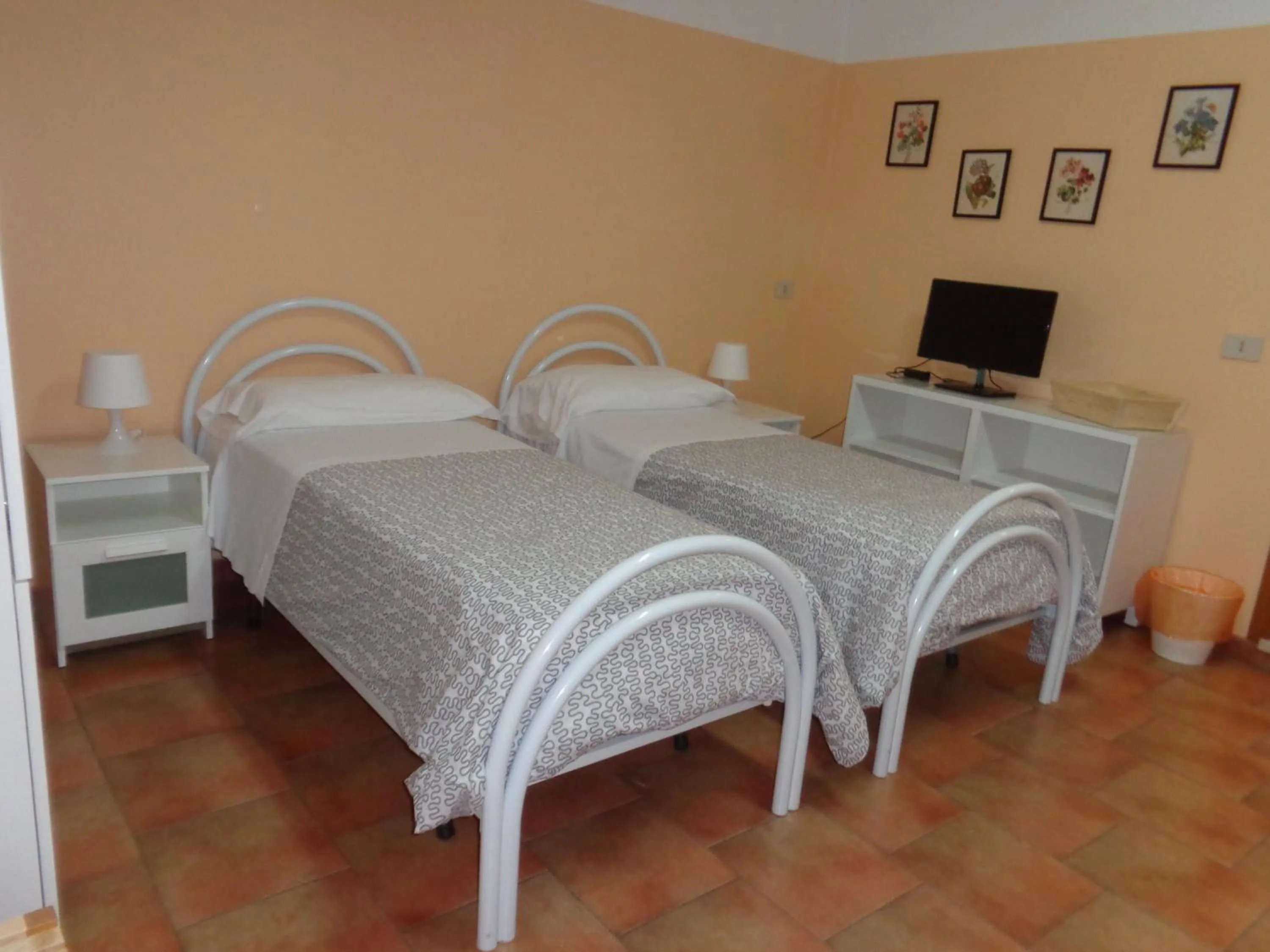 Bedroom, Bed in Akron B&B