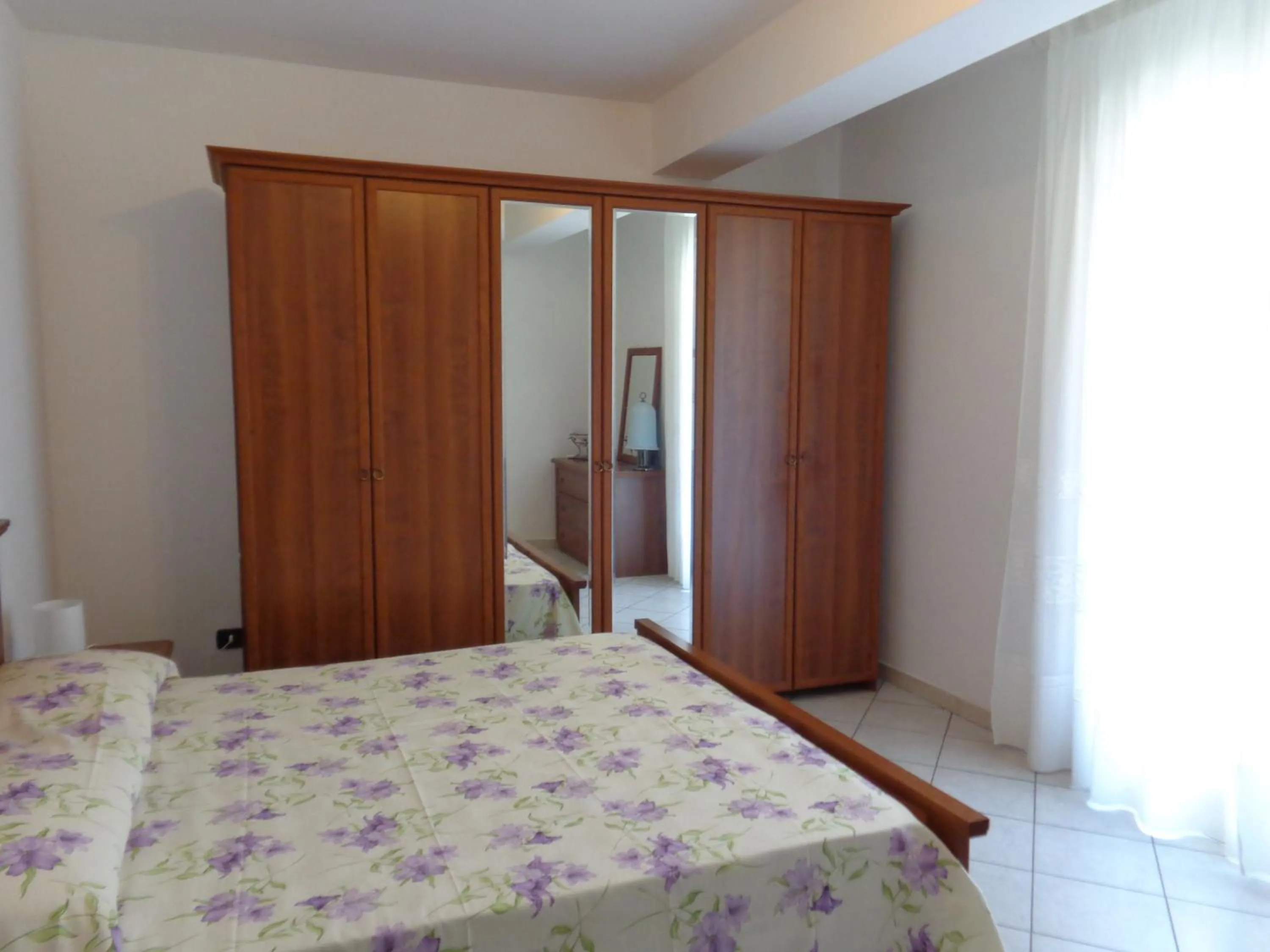 Bedroom, Bed in Akron B&B