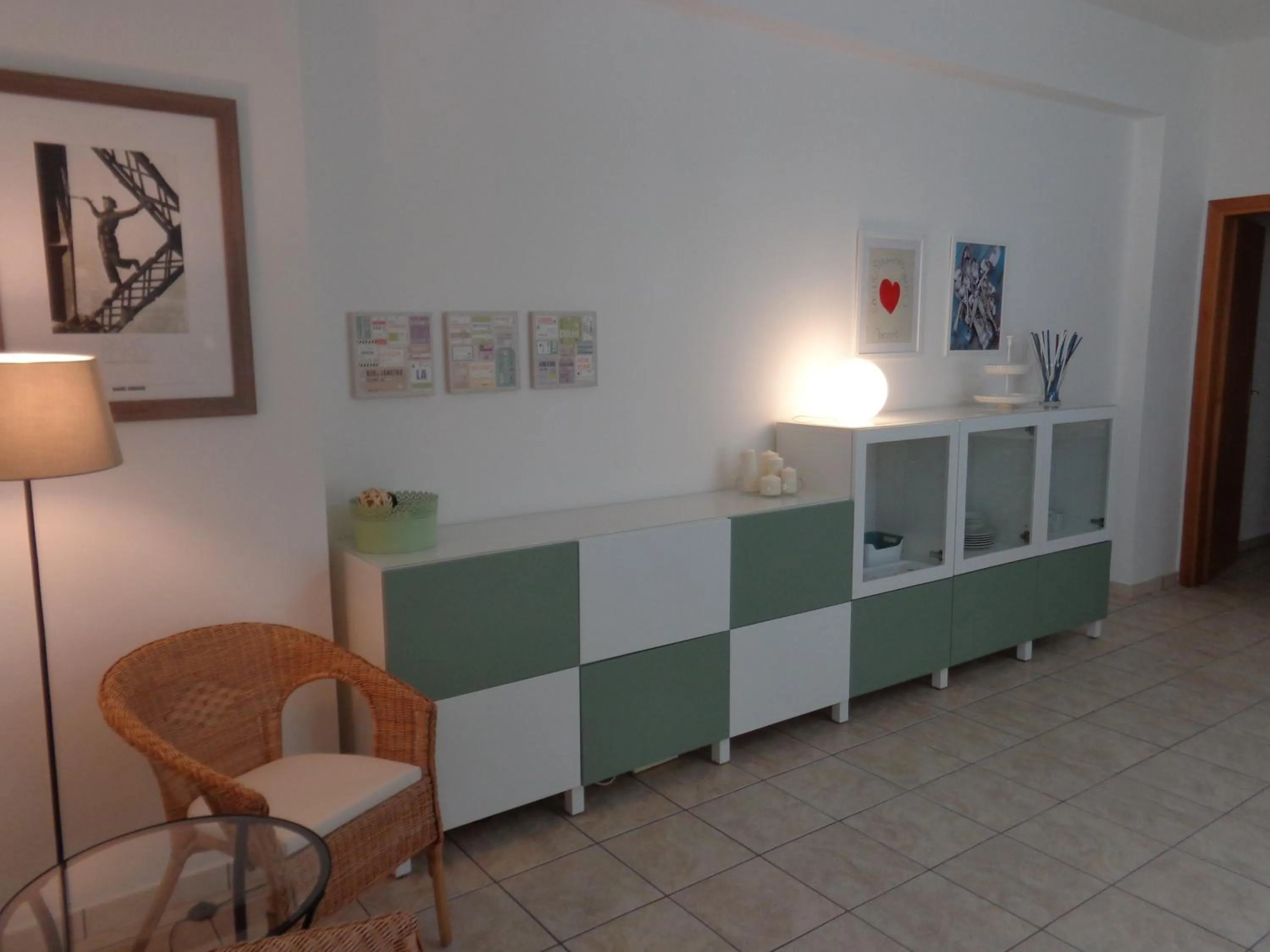 Communal lounge/ TV room in Akron B&B