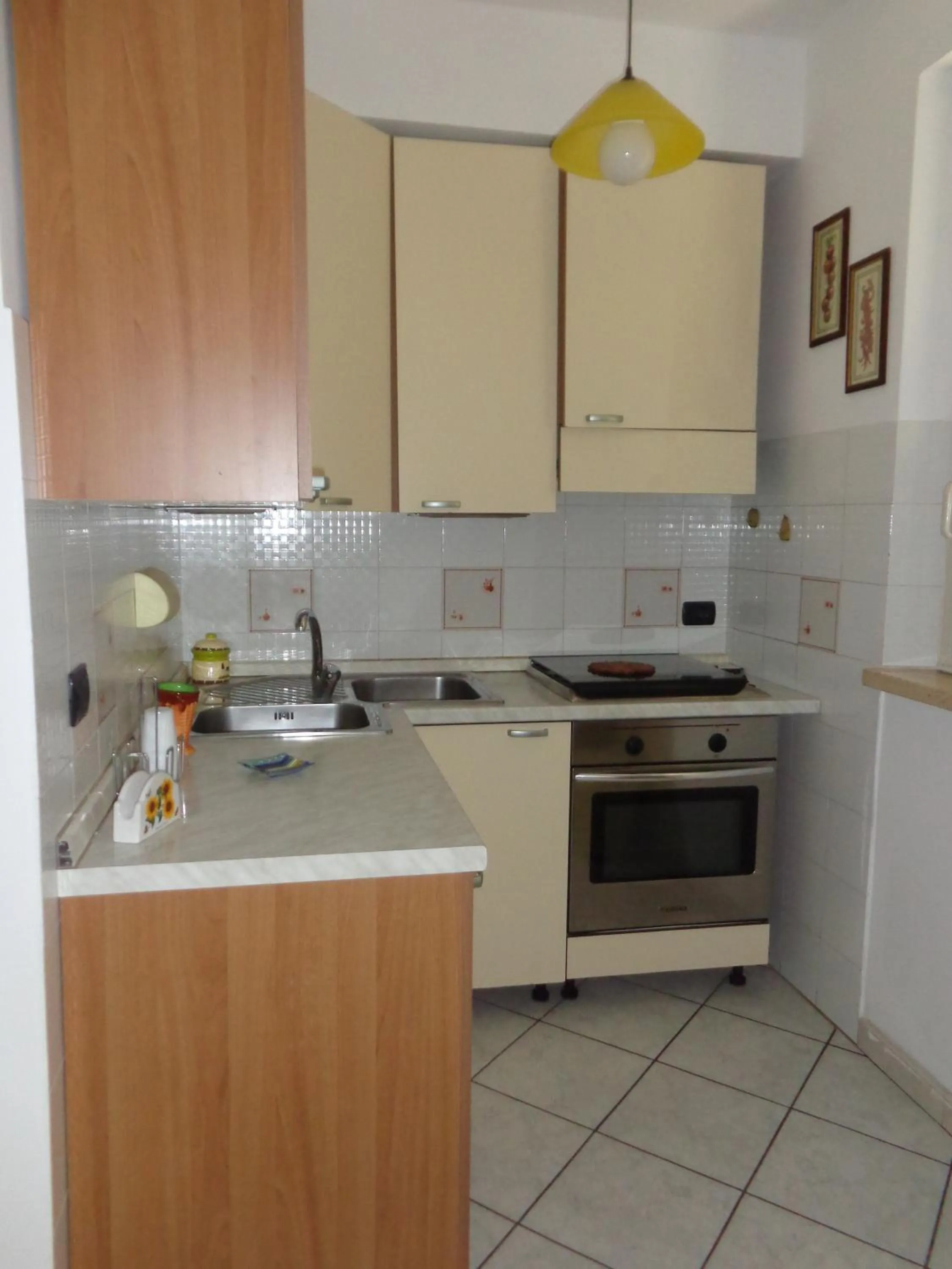 Kitchen or kitchenette in Akron B&B