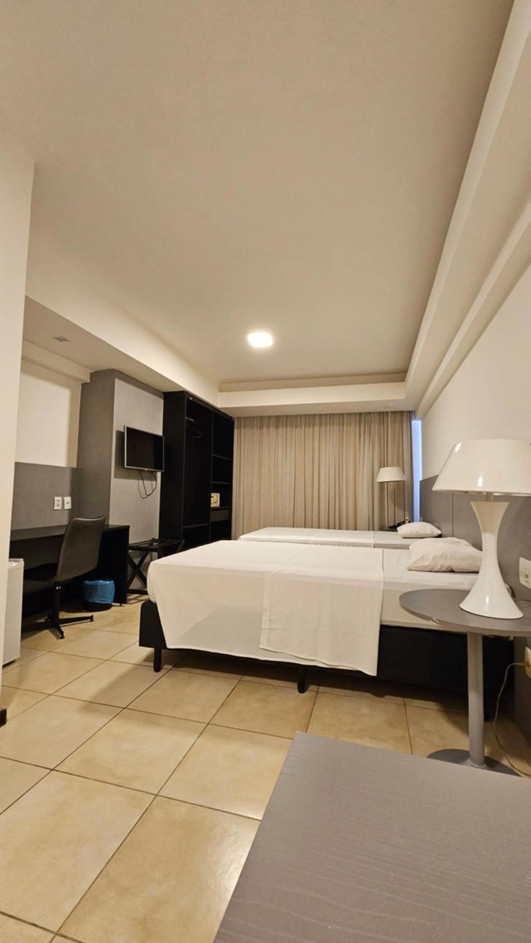 Flat 01 Celita Franca Business