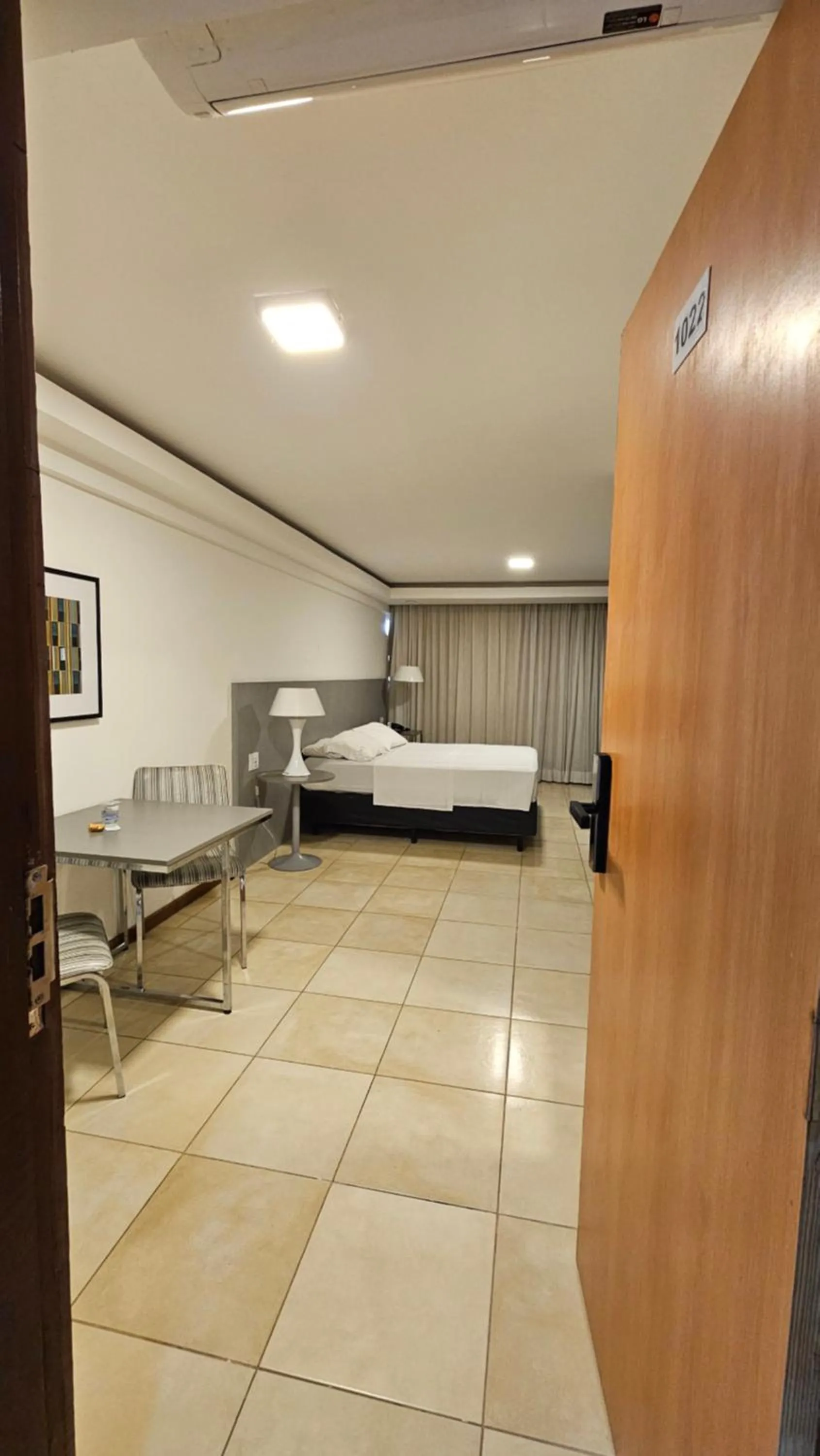 Flat 01 Celita Franca Business