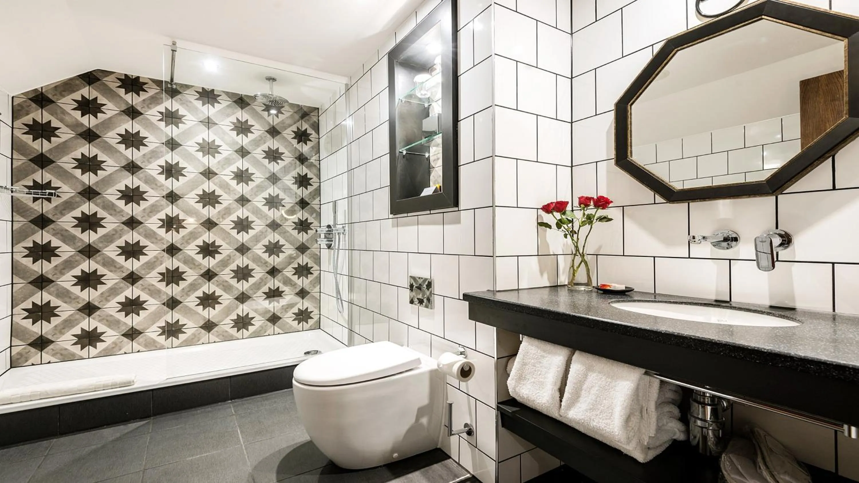 Bathroom in Hotel Indigo York by IHG