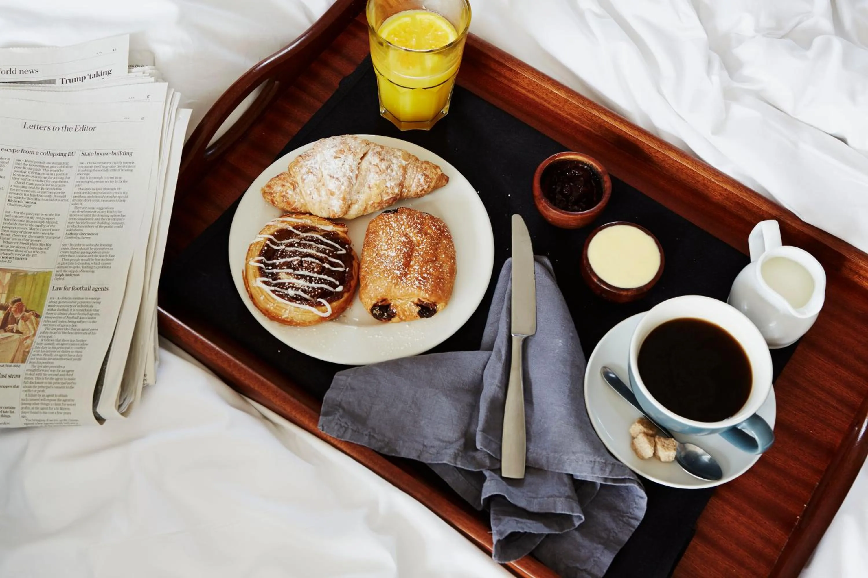 Photo of the whole room in Hotel Indigo York by IHG