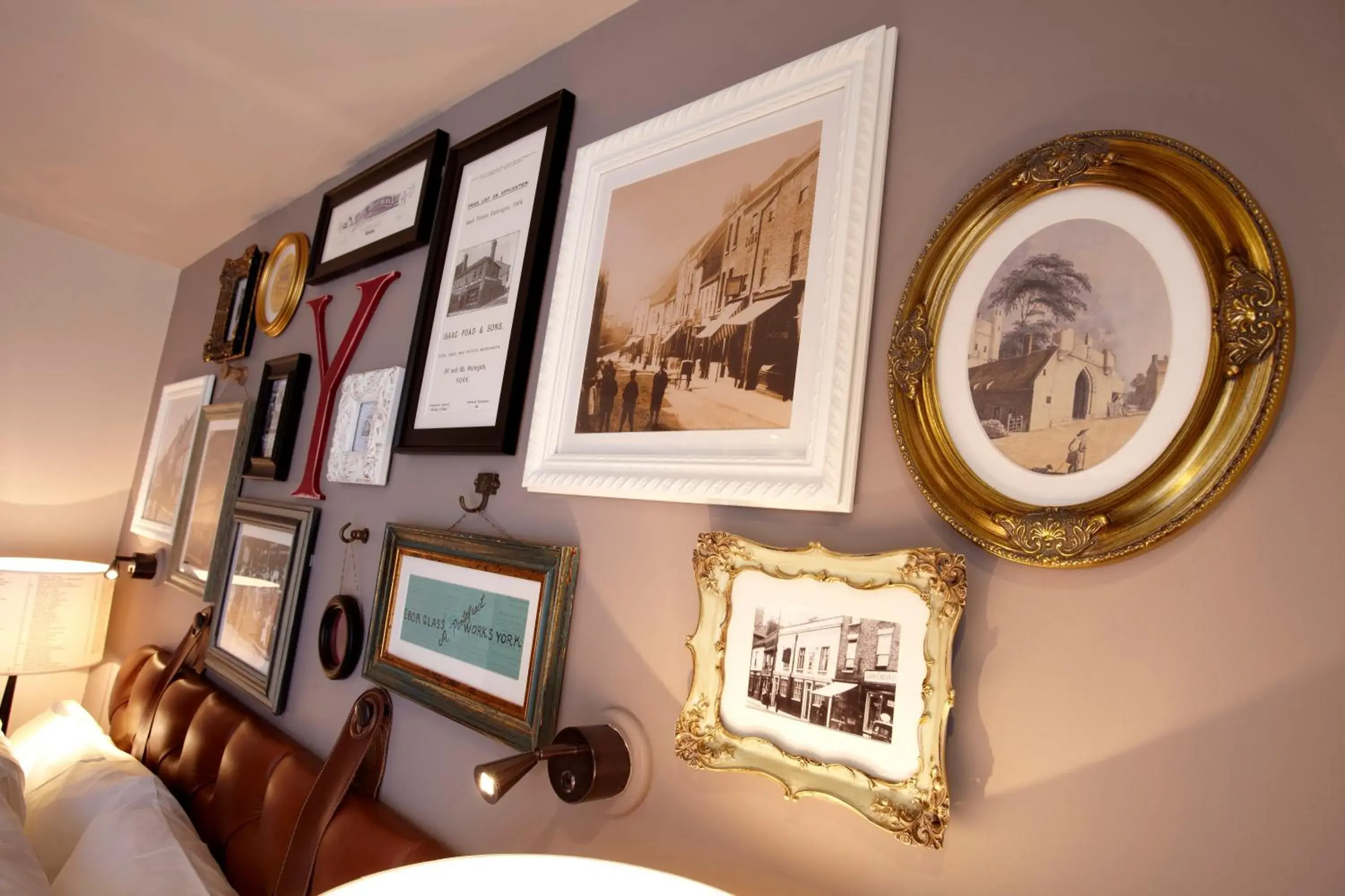 Standard King Room in Hotel Indigo York by IHG Standard King Room in Hotel Indigo York by IHG