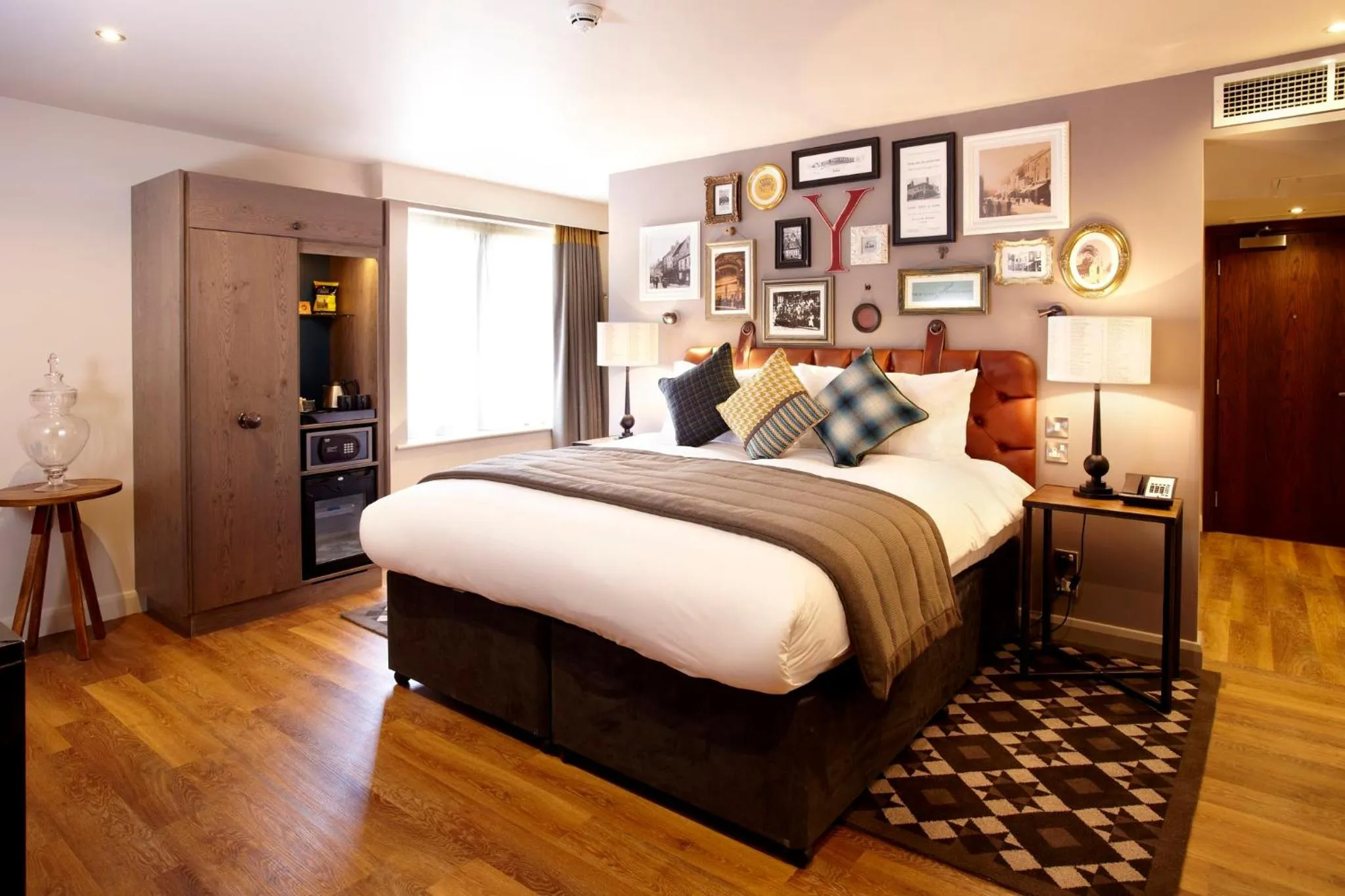 Photo of the whole room, Bed in Hotel Indigo York by IHG