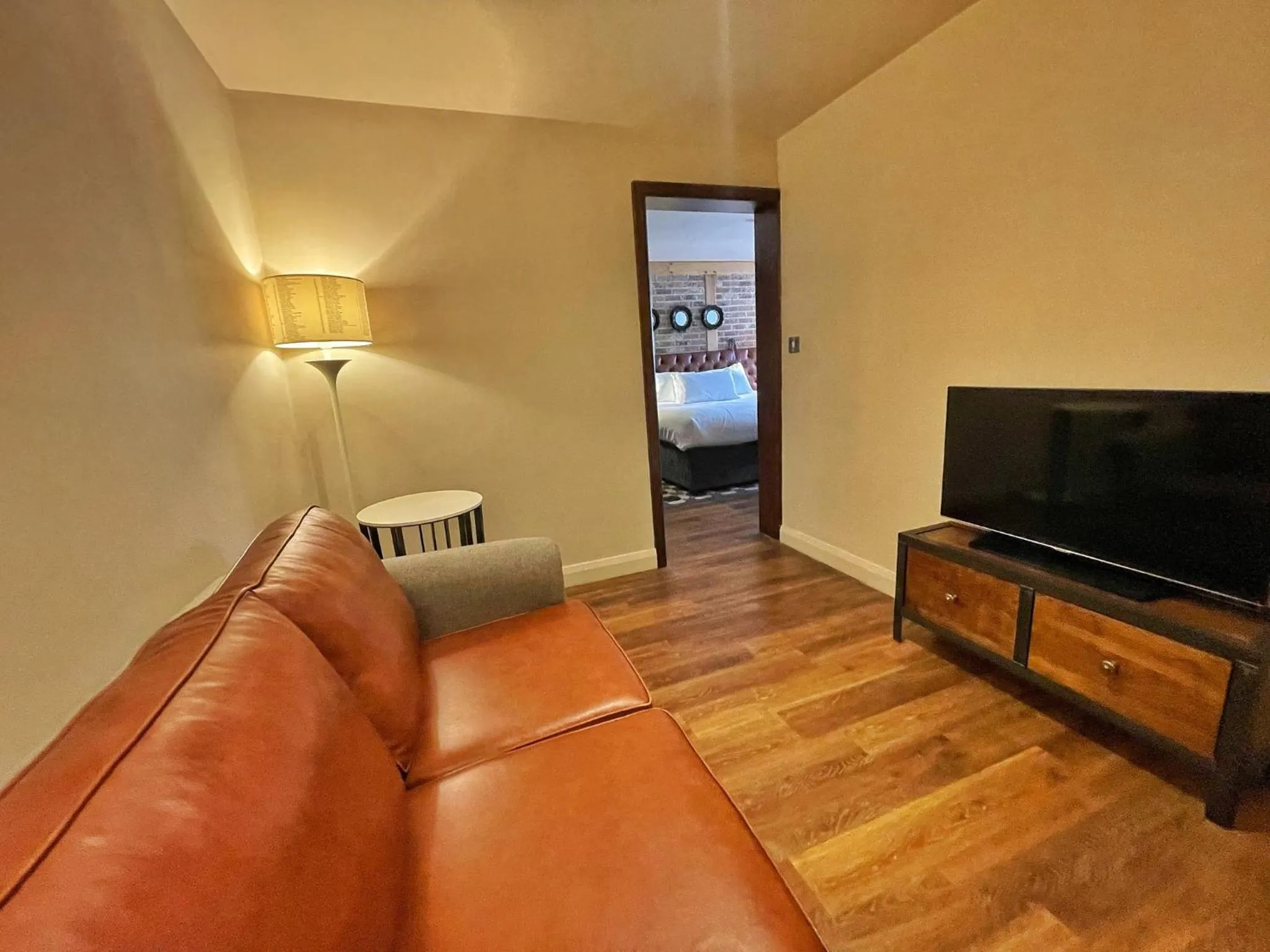 Photo of the whole room in Hotel Indigo York by IHG