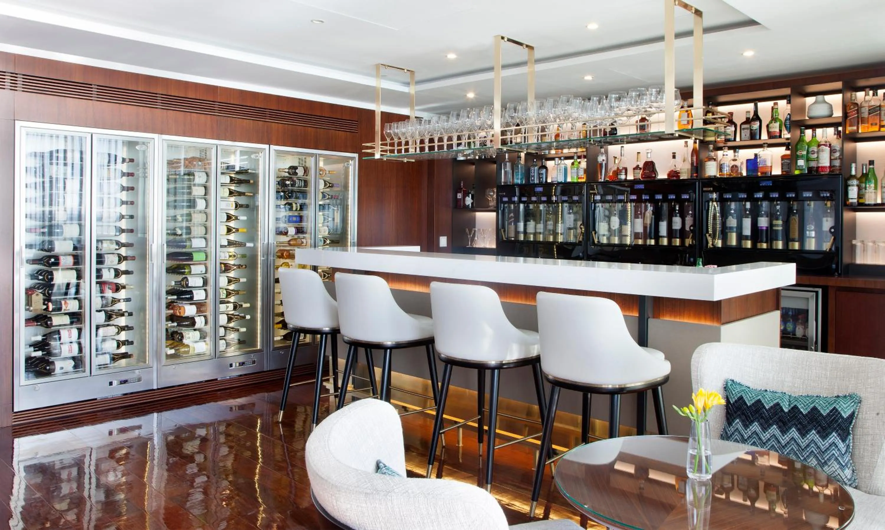 Lounge or bar in InterContinental Cascais-Estoril by IHG