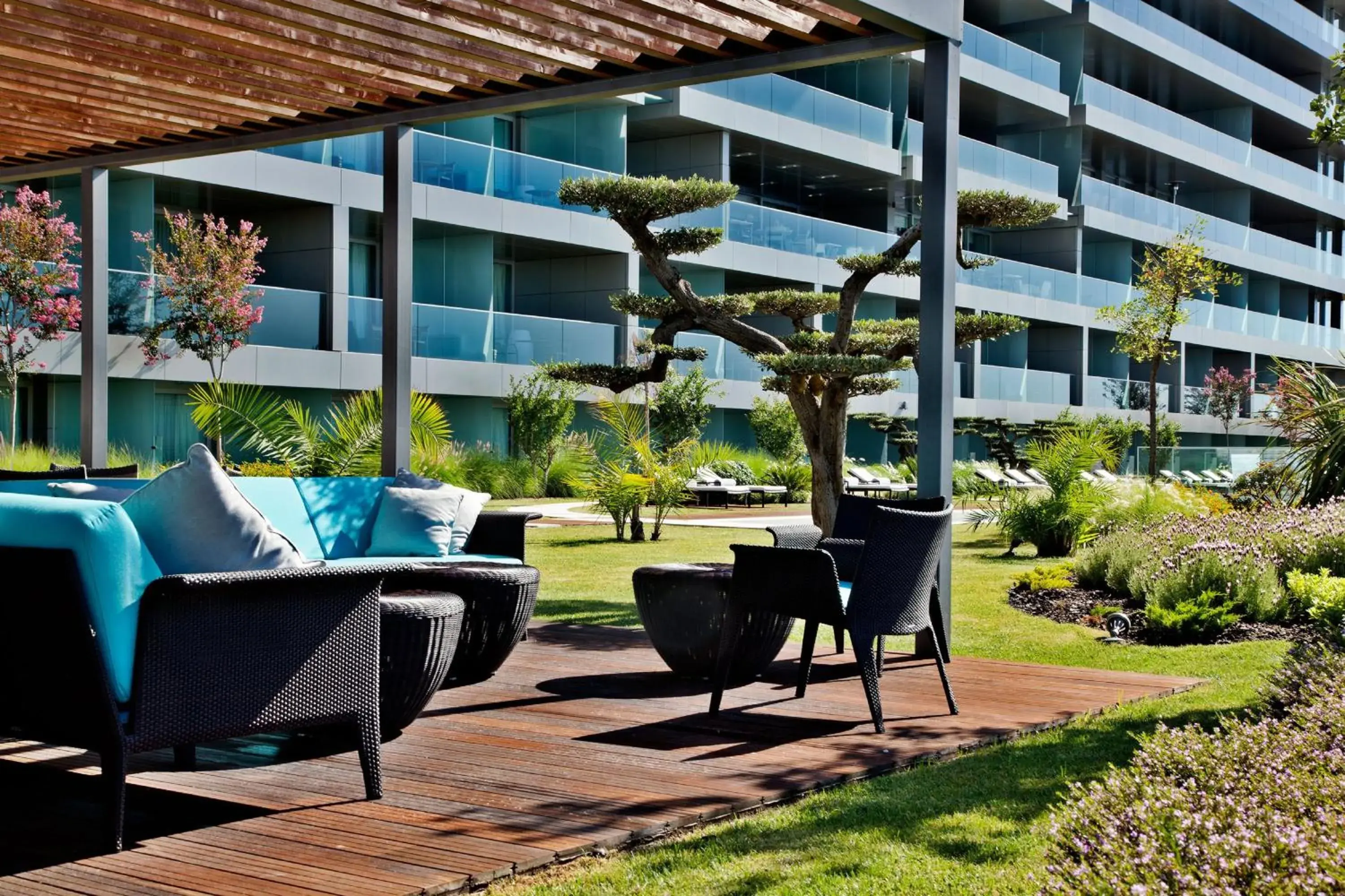 Lounge or bar in InterContinental Cascais-Estoril by IHG Lounge or bar in InterContinental Cascais-Estoril by IHG