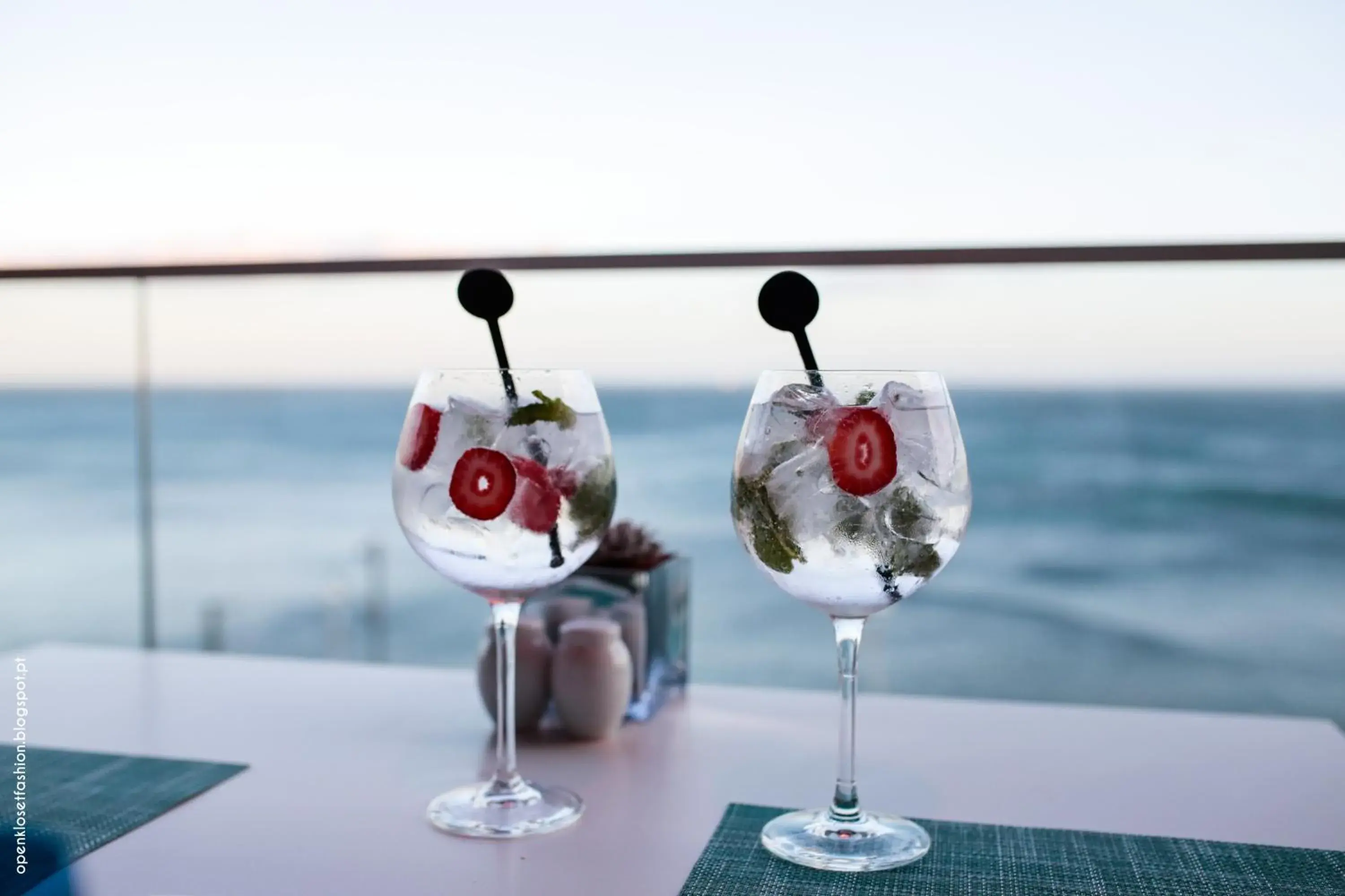 Lounge or bar in InterContinental Cascais-Estoril by IHG Lounge or bar in InterContinental Cascais-Estoril by IHG