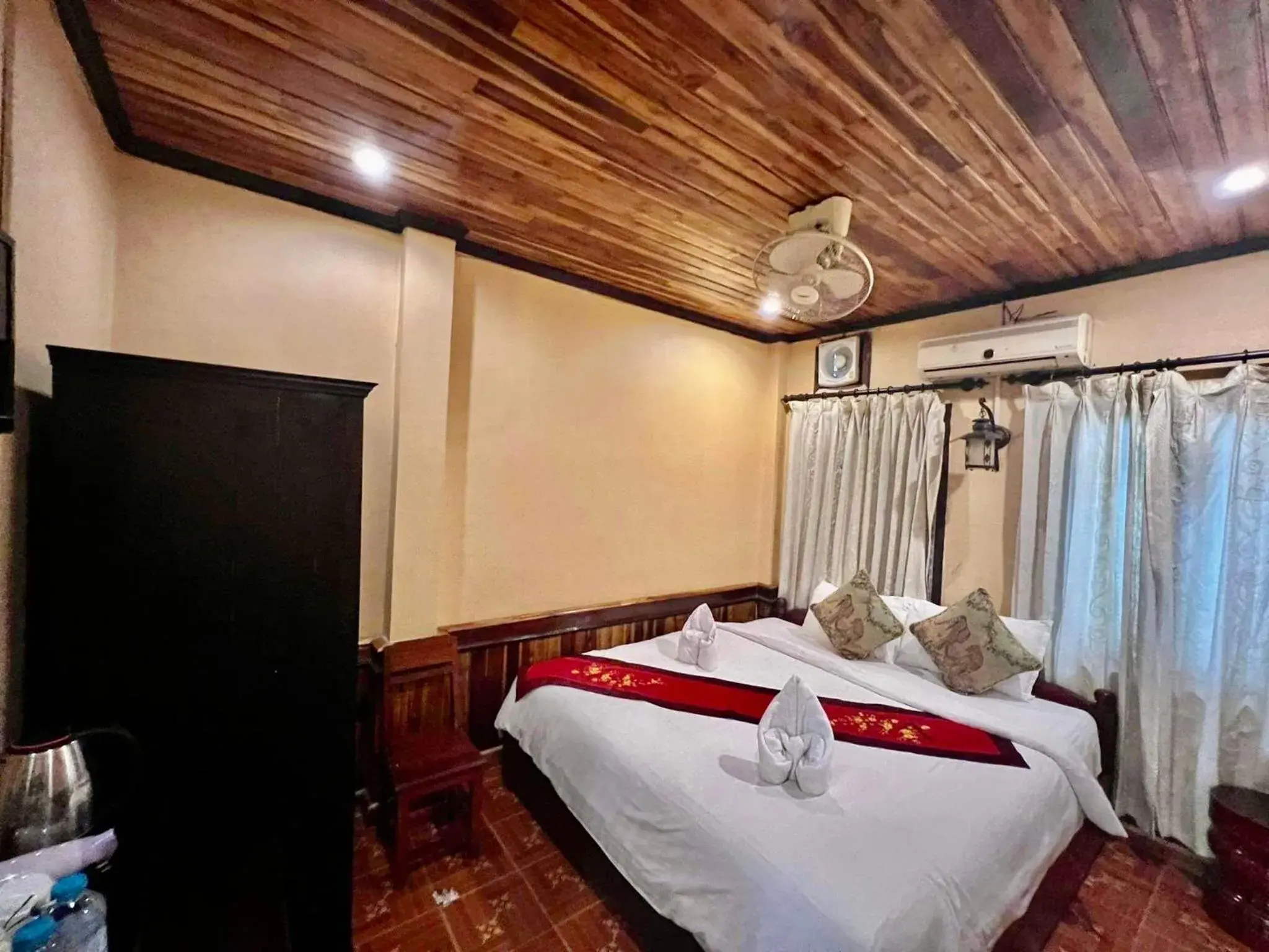 Superior Double Room in Nocknoy Lanexang Guest House Superior Double Room in Nocknoy Lanexang Guest House