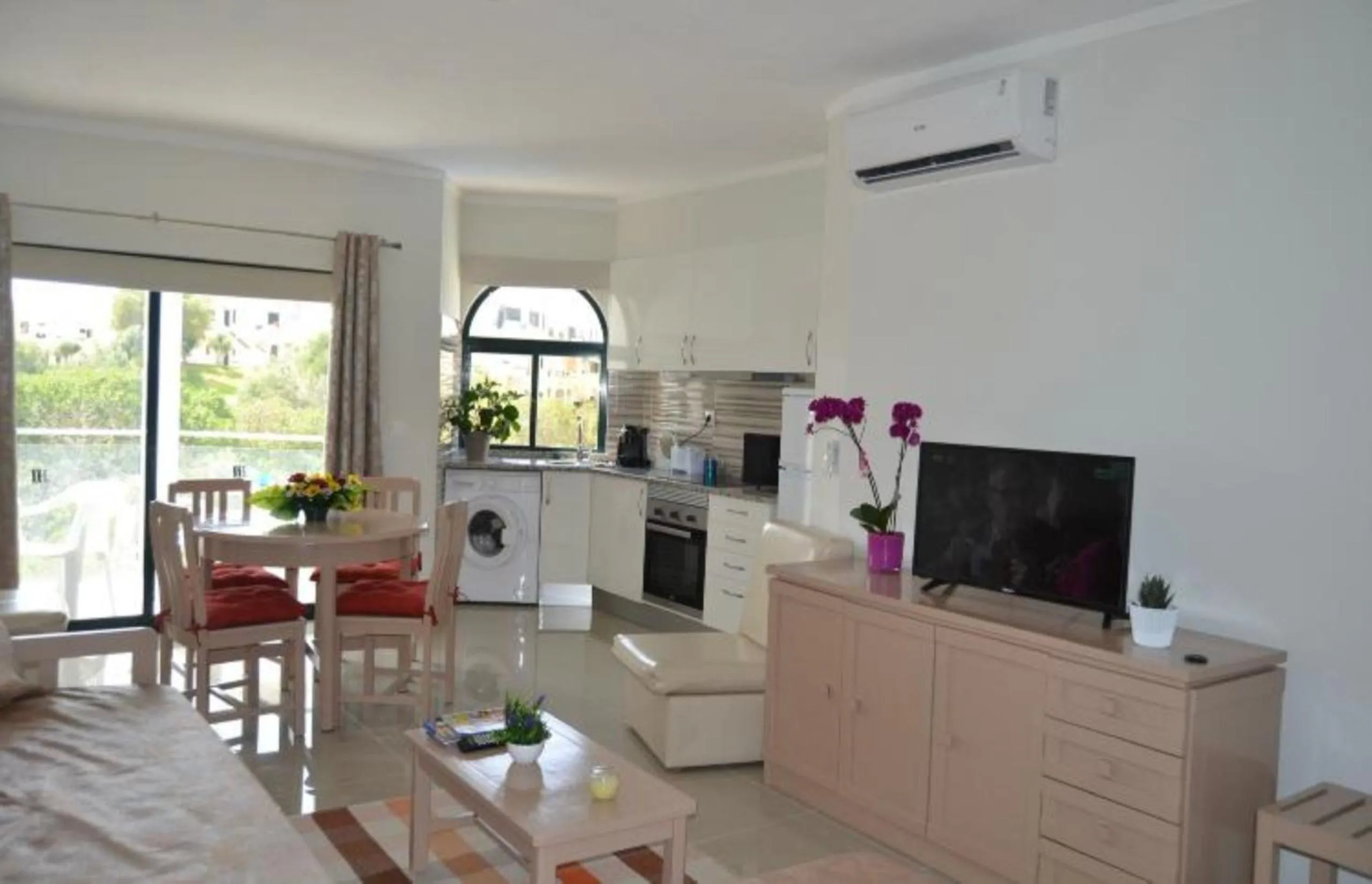 Alvor Red Nice Terrace Flat