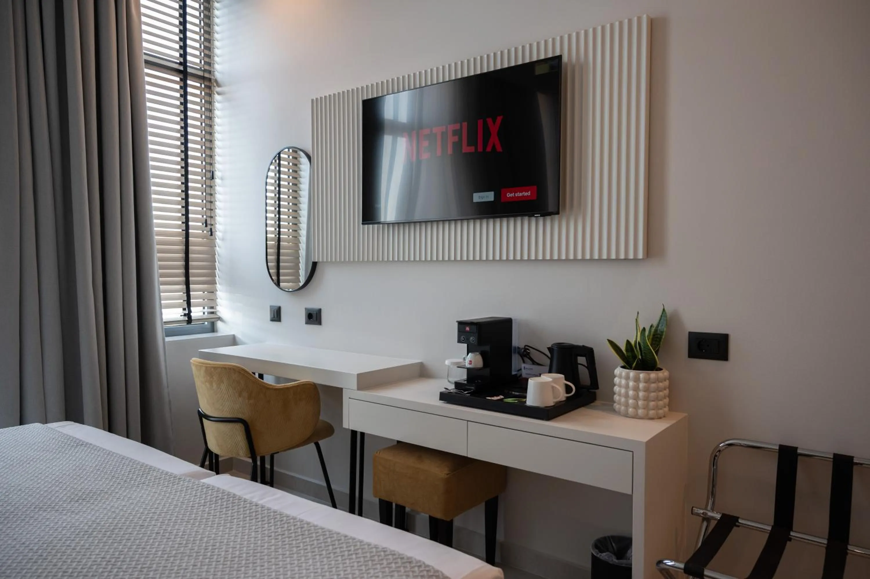 Coffee/tea facilities, Bed in Palladion Boutique Hotel