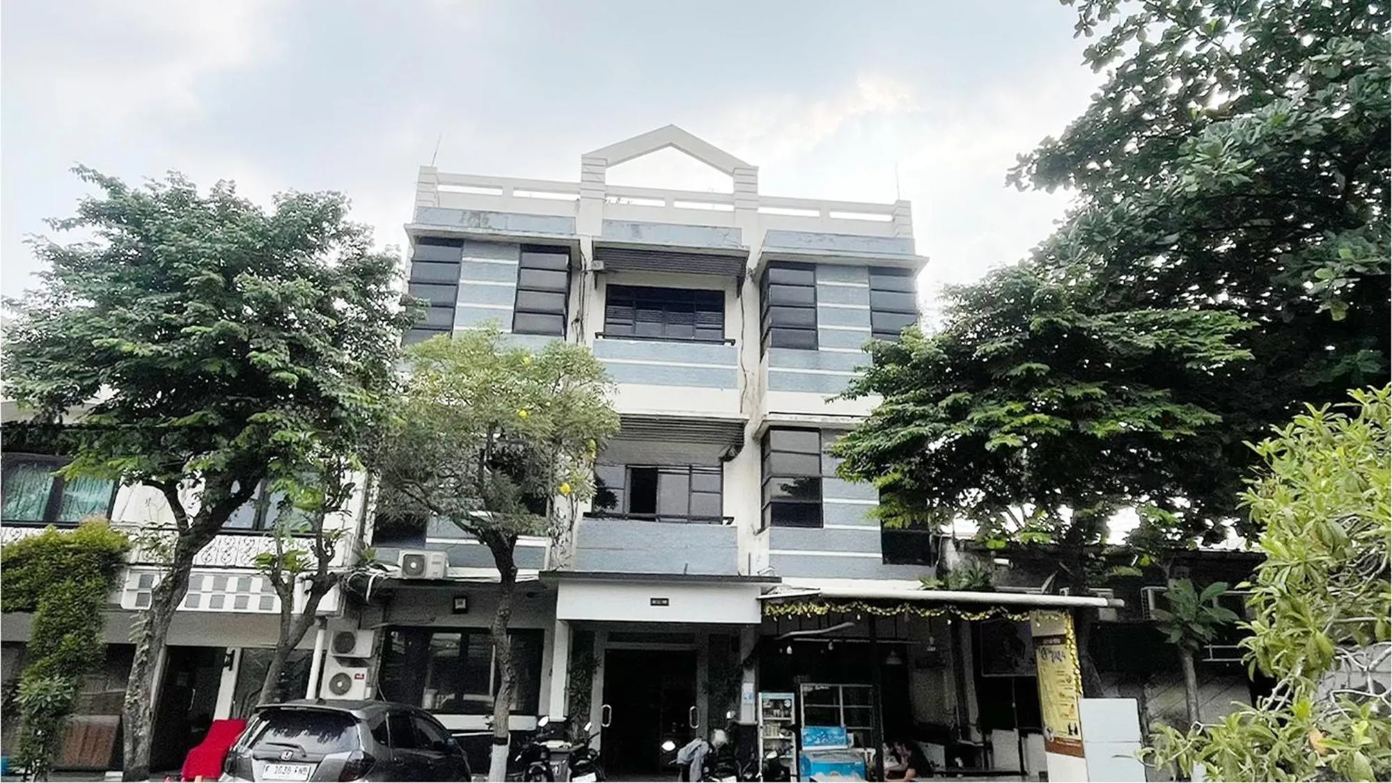 Bang Day Residence by Ruumu