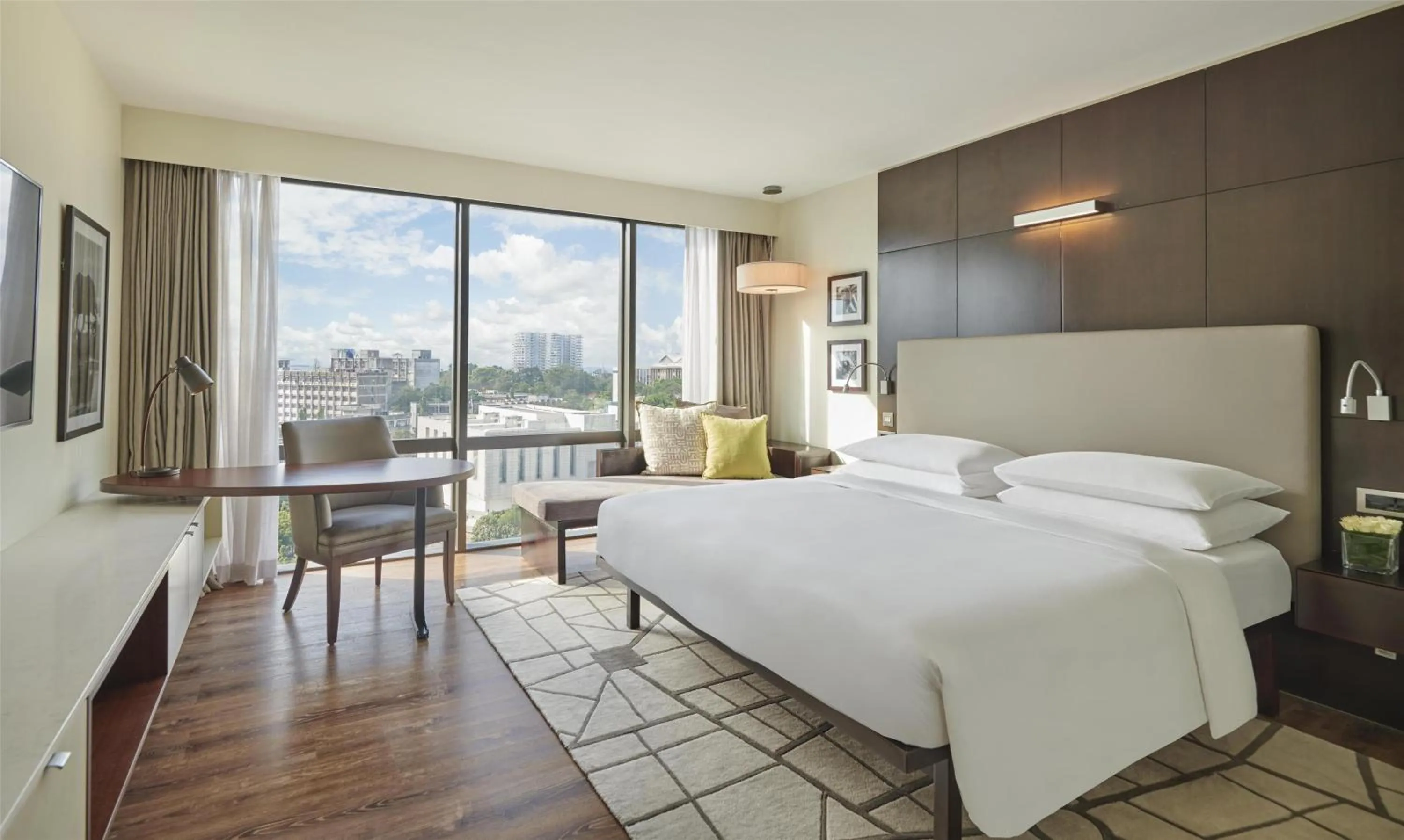 Bedroom, Bed in Hyatt Regency Dar es Salaam, The Kilimanjaro
