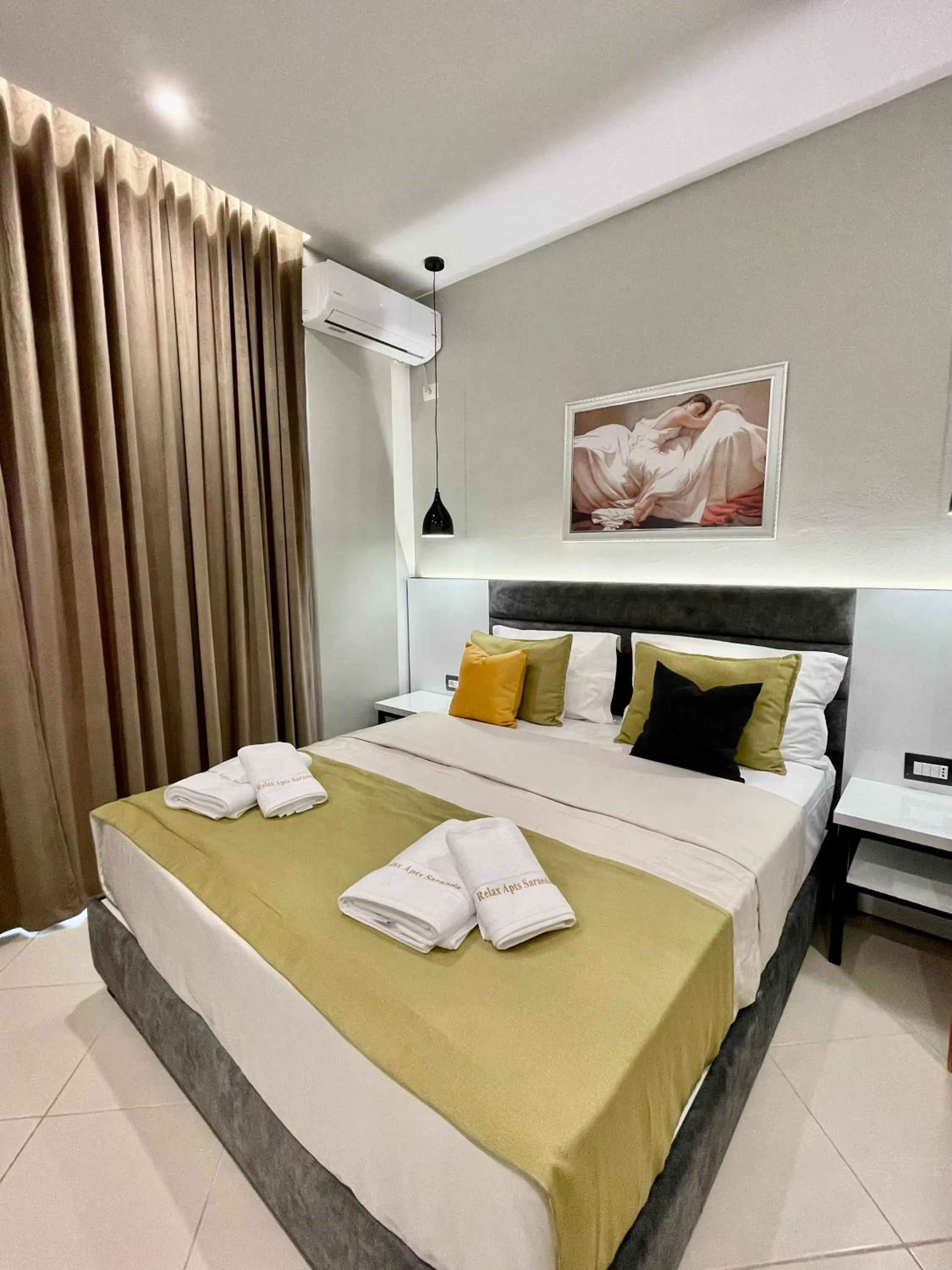 Bed in Relax Apts Saranda