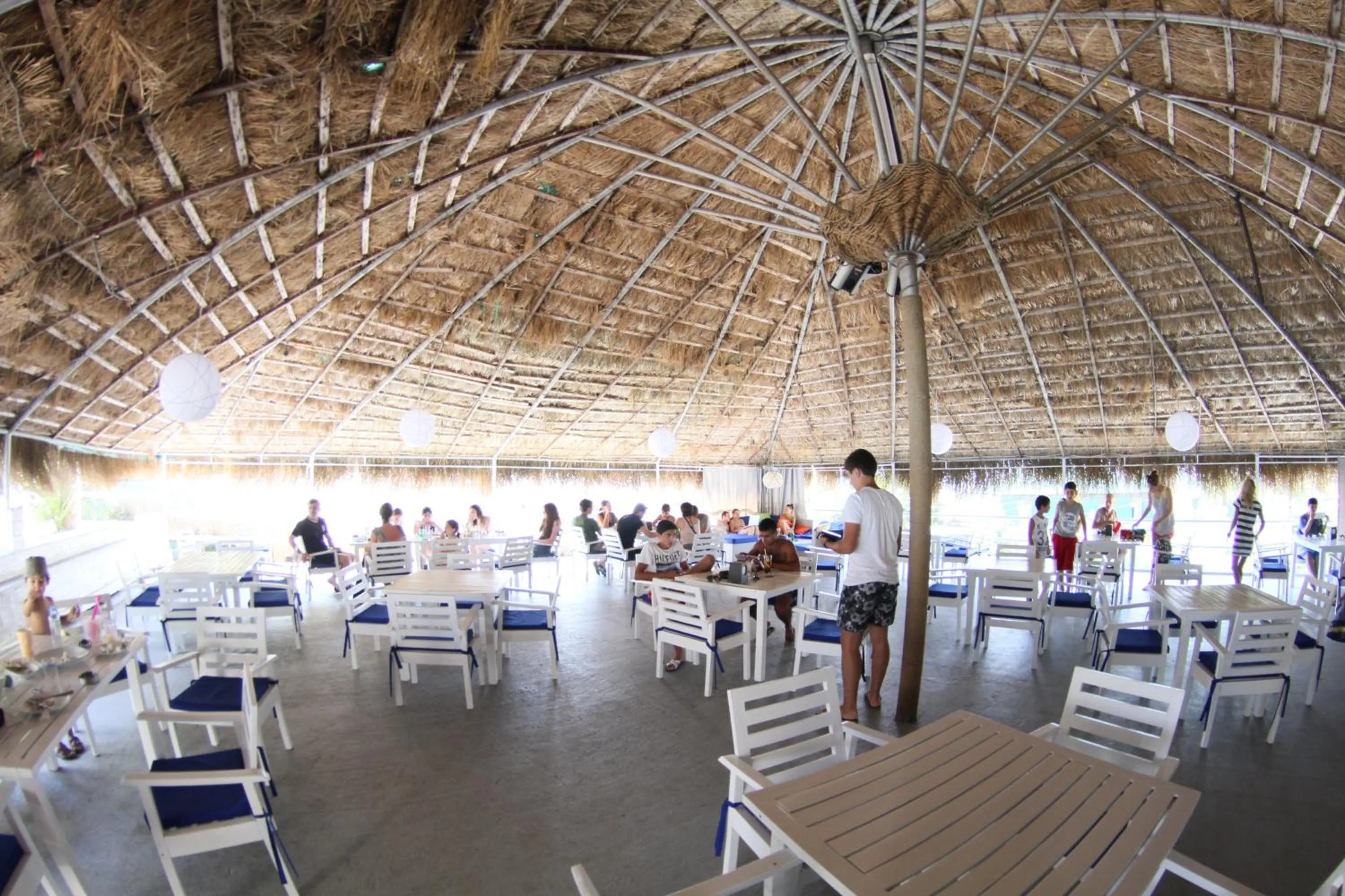 Restaurant/places to eat in Hotel Martini Kvariati