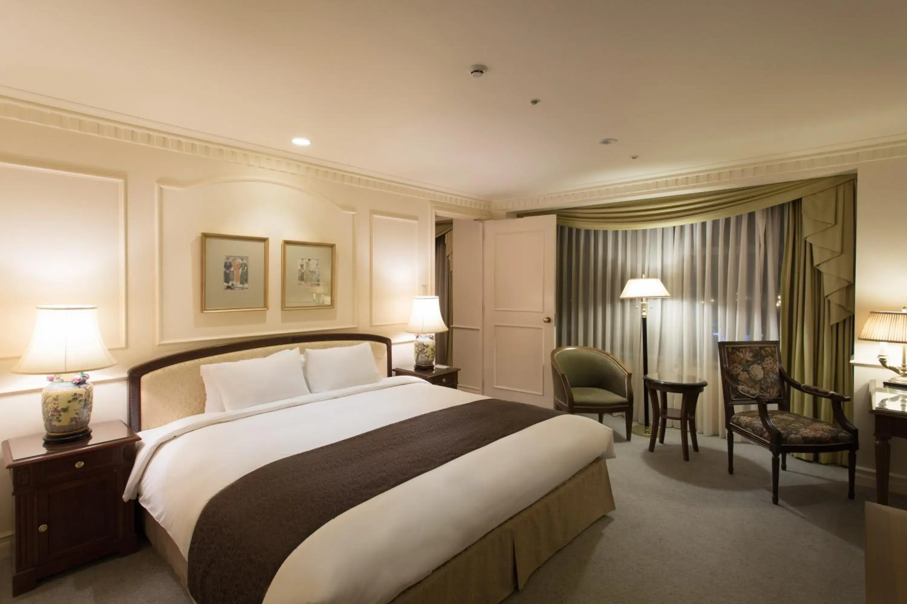 Plaza Suite Double Room - Non Smoking (70㎡) in Hotel The Manhattan Plaza Suite Double Room - Non Smoking (70㎡) in Hotel The Manhattan