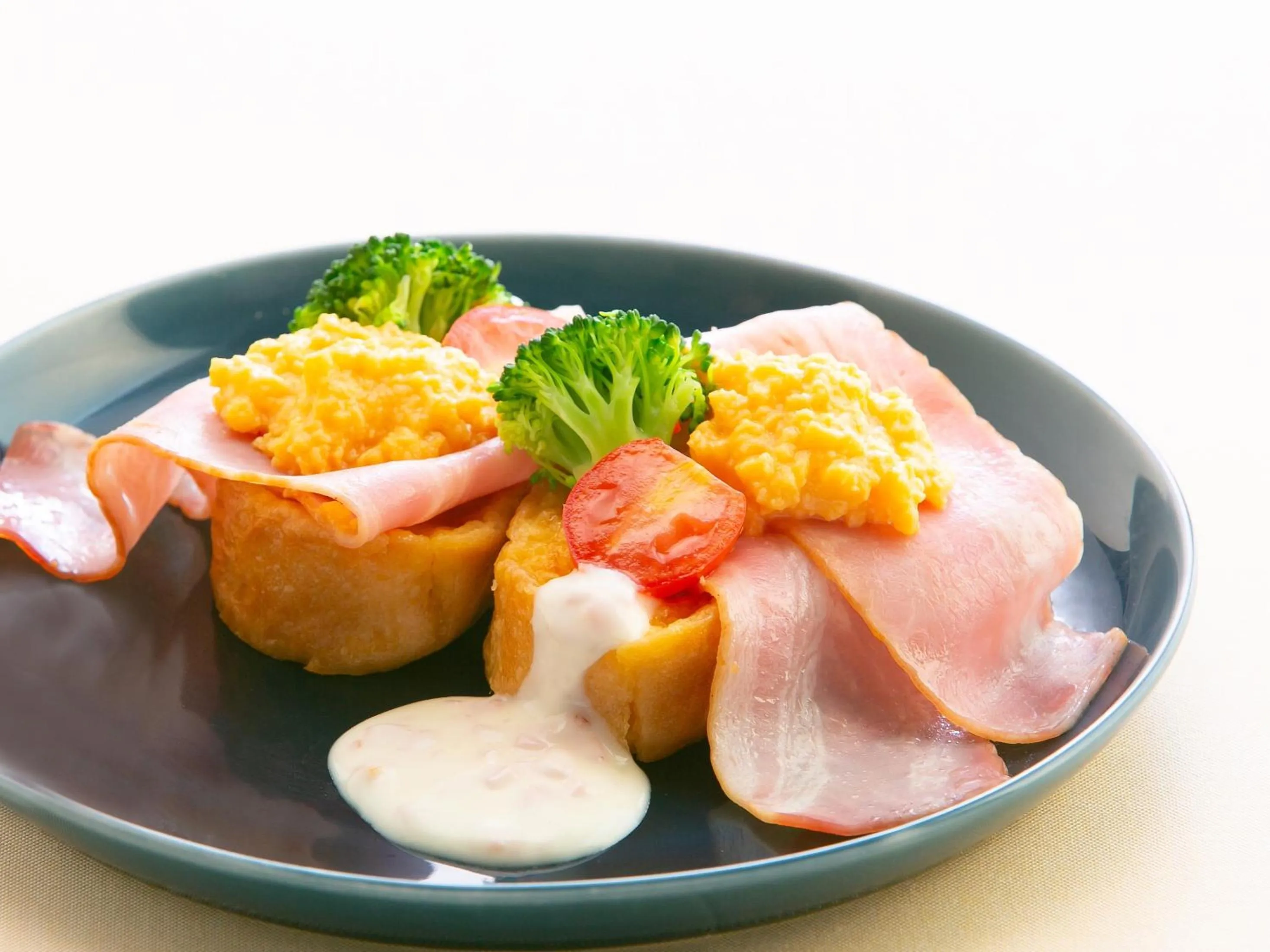 Buffet breakfast in Hotel The Manhattan