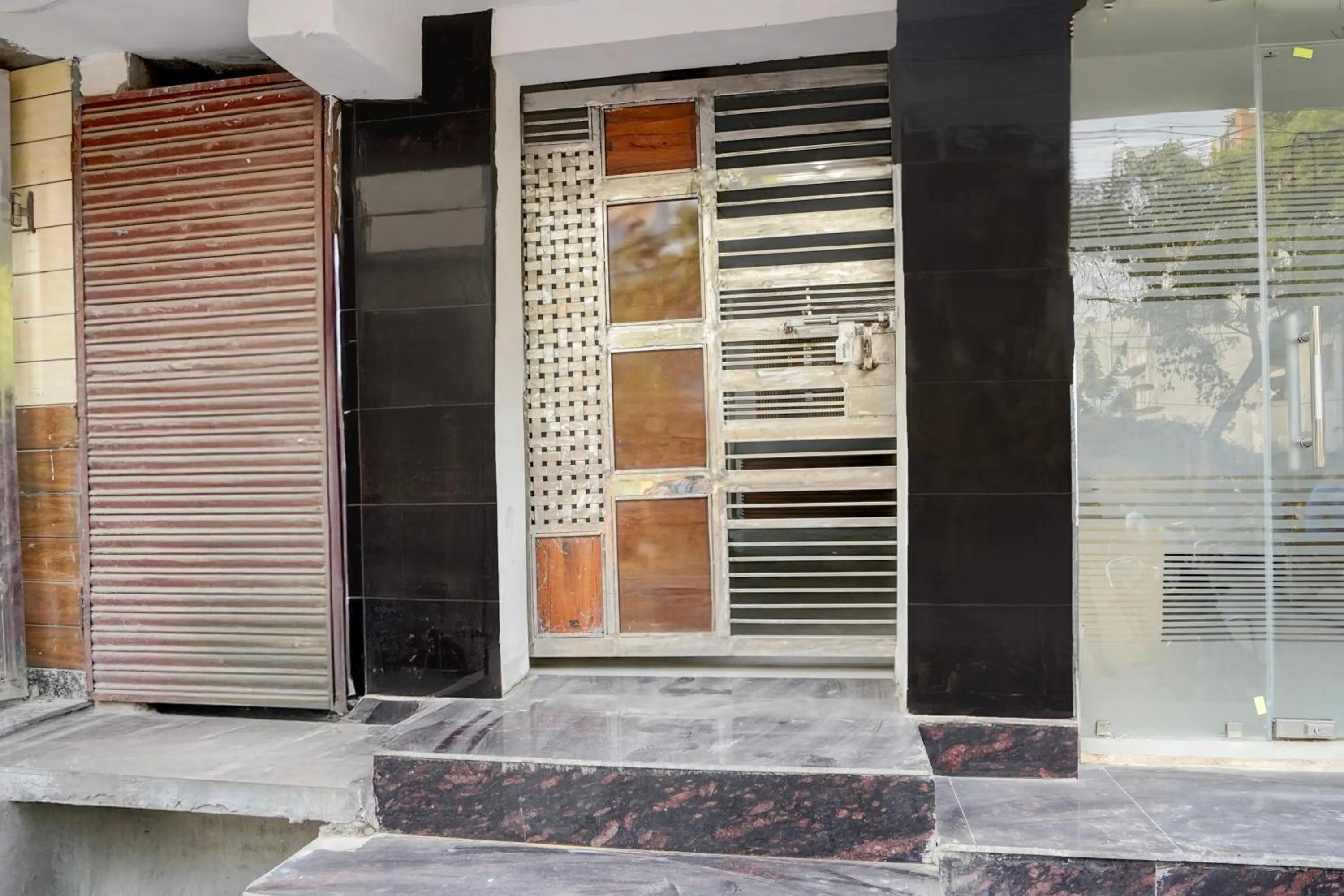 Facade/entrance in Hotel O Mayur Deluxe