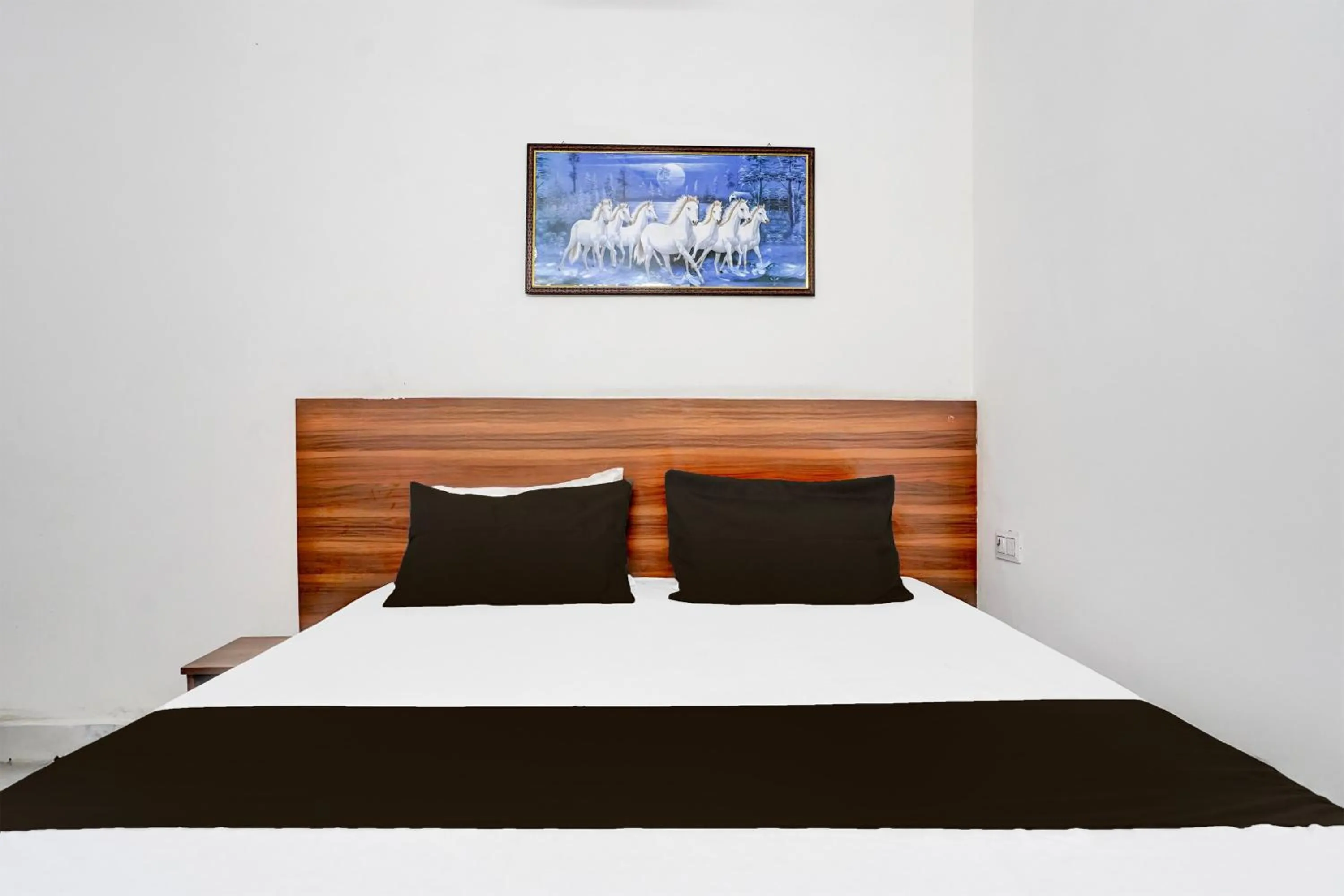 Bedroom, Bed in Hotel O Mayur Deluxe