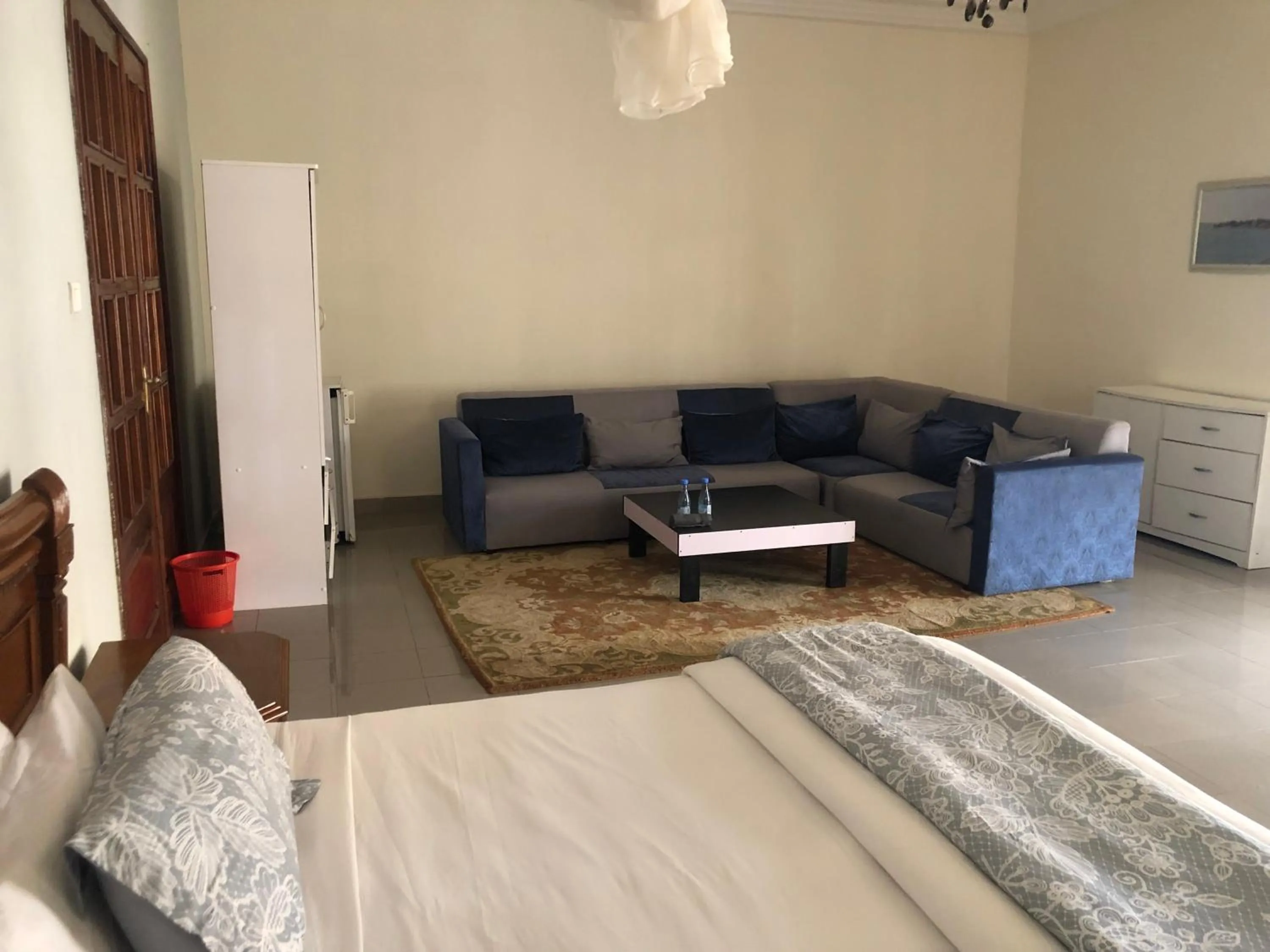 Seating area, Bed in Hotel Le Littoral Des Almadies