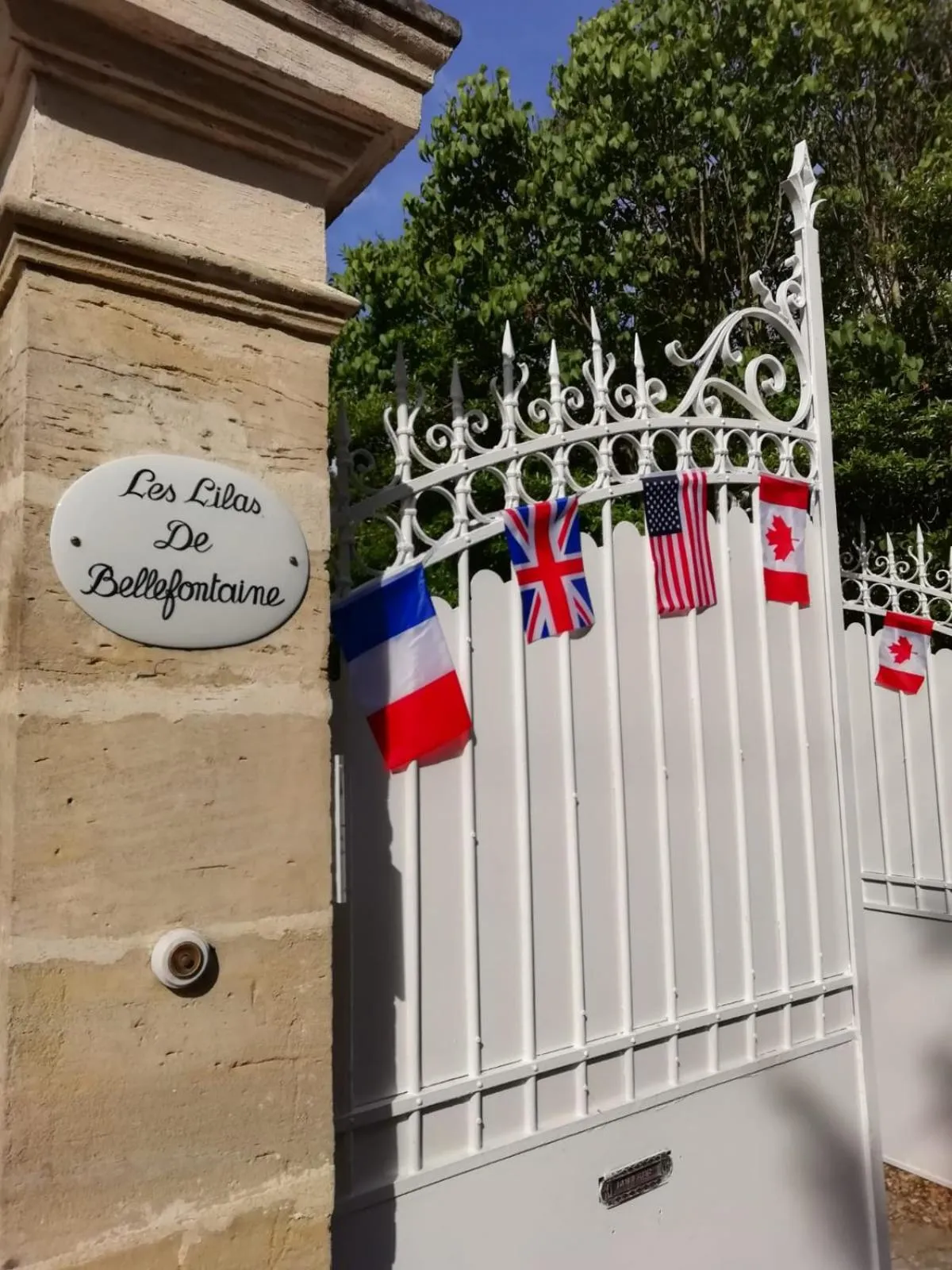 Property building in Les Lilas de Bellefontaine