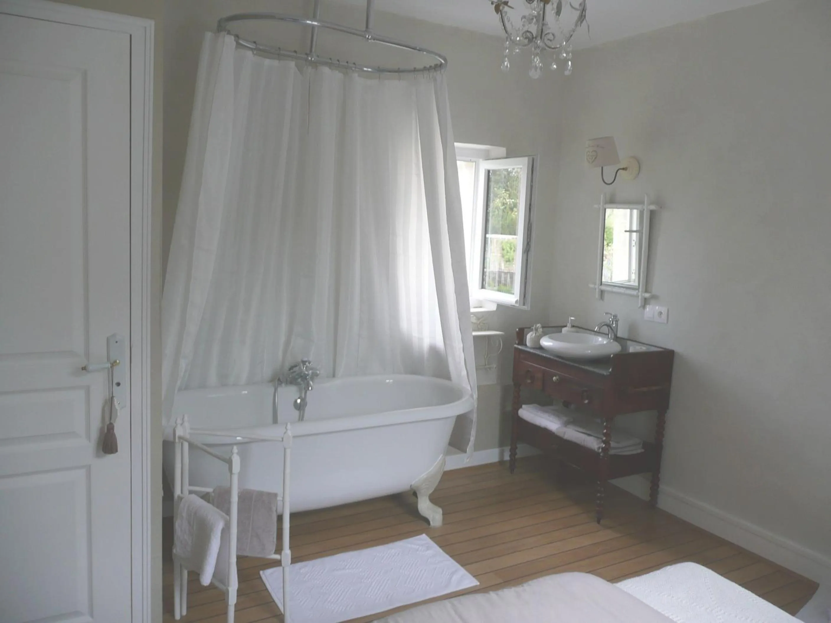 Bathroom in Les Lilas de Bellefontaine