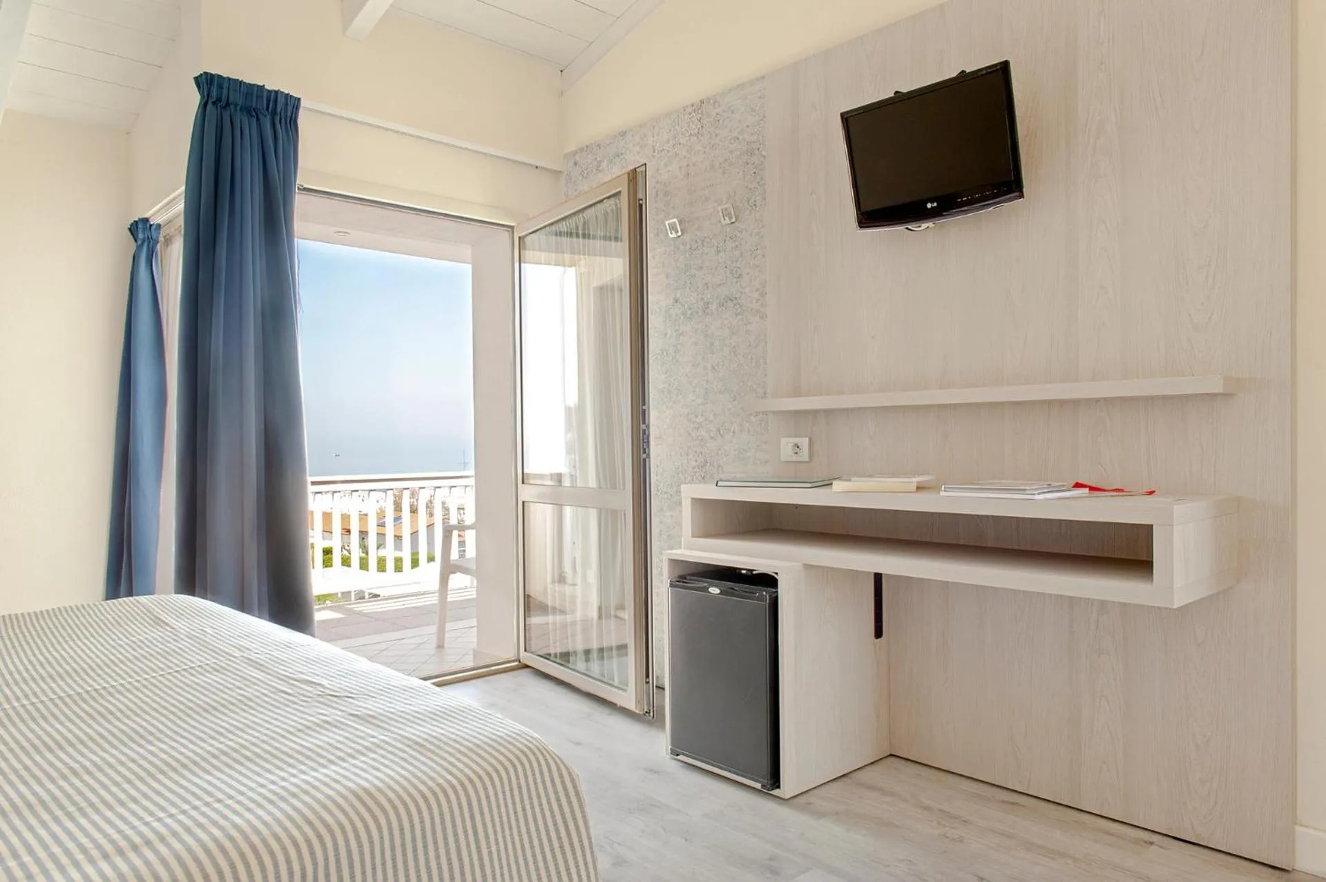 Bedroom, Bed in Hotel Oceano