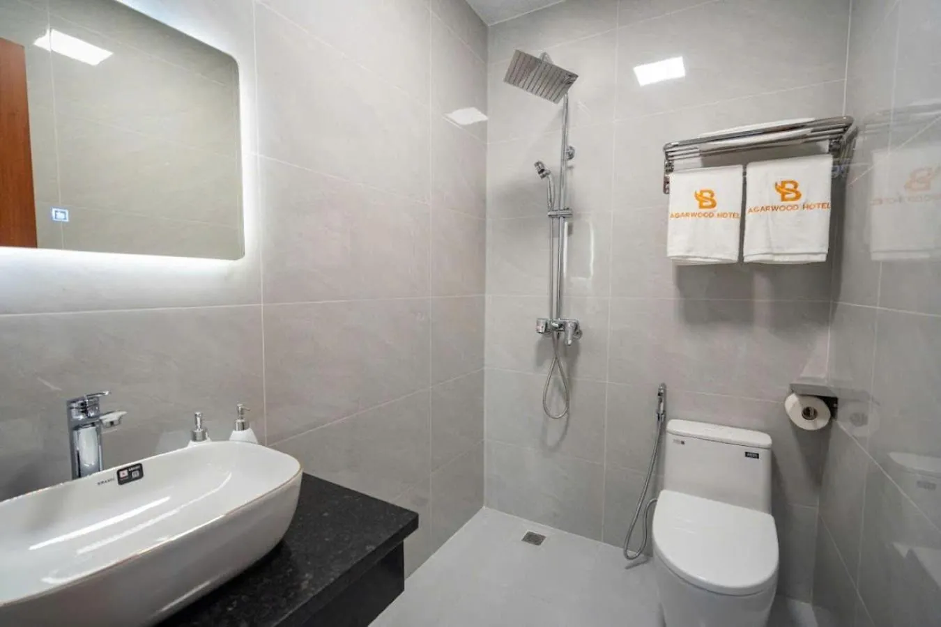 Shower in Agarwood Hotel