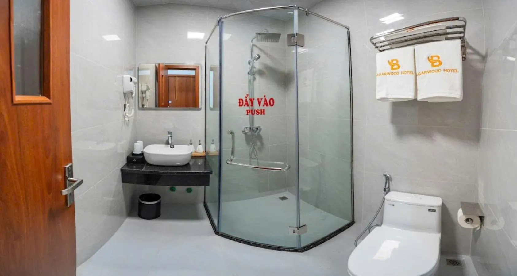 Shower in Agarwood Hotel
