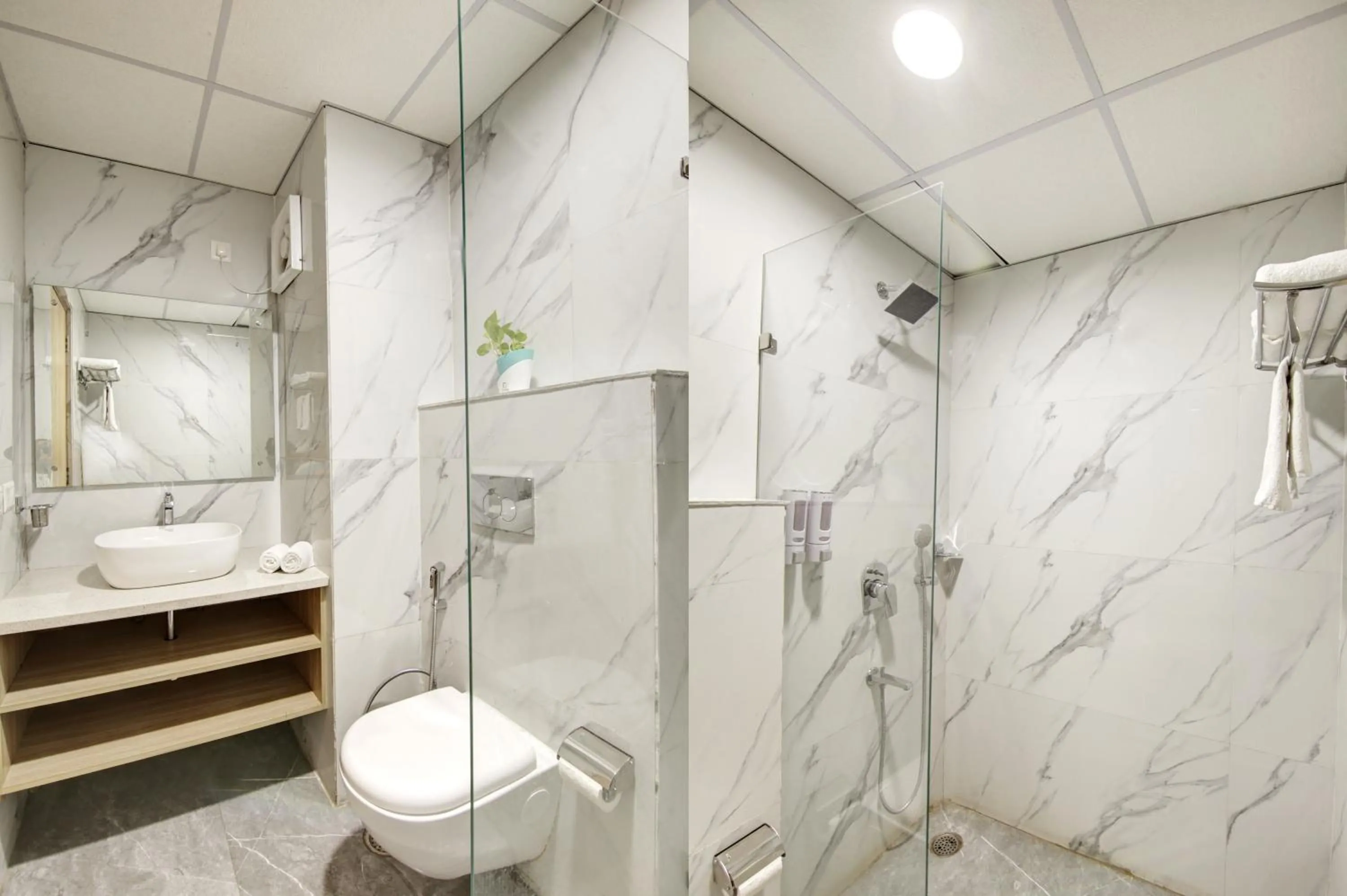 Shower in The Hoften FlxHo Cyber One, Cyber City, Gurugram