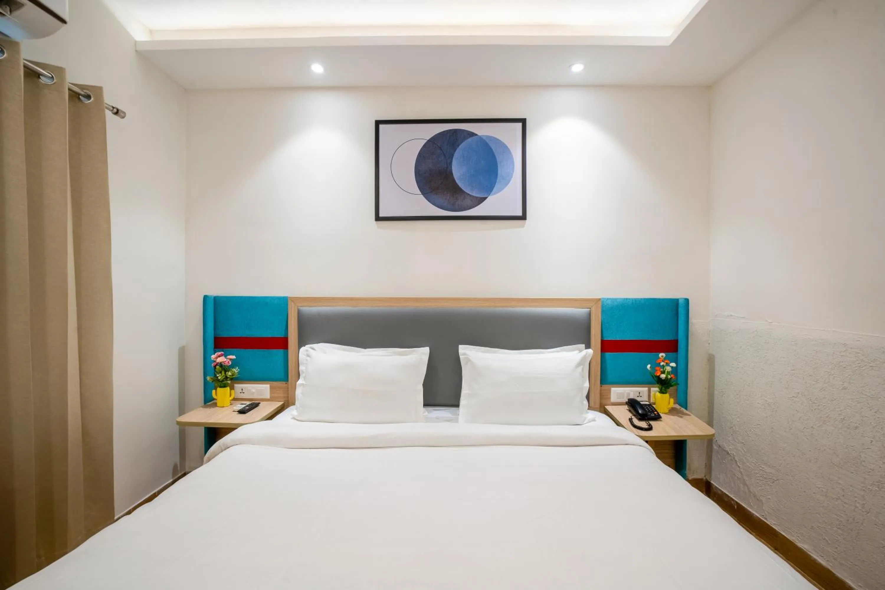 Bed in The Hoften FlxHo Cyber One, Cyber City, Gurugram