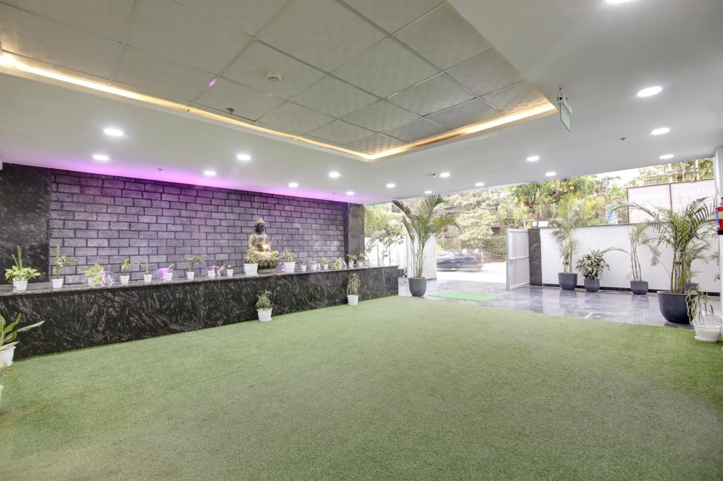 Day in The Hoften FlxHo Cyber One, Cyber City, Gurugram