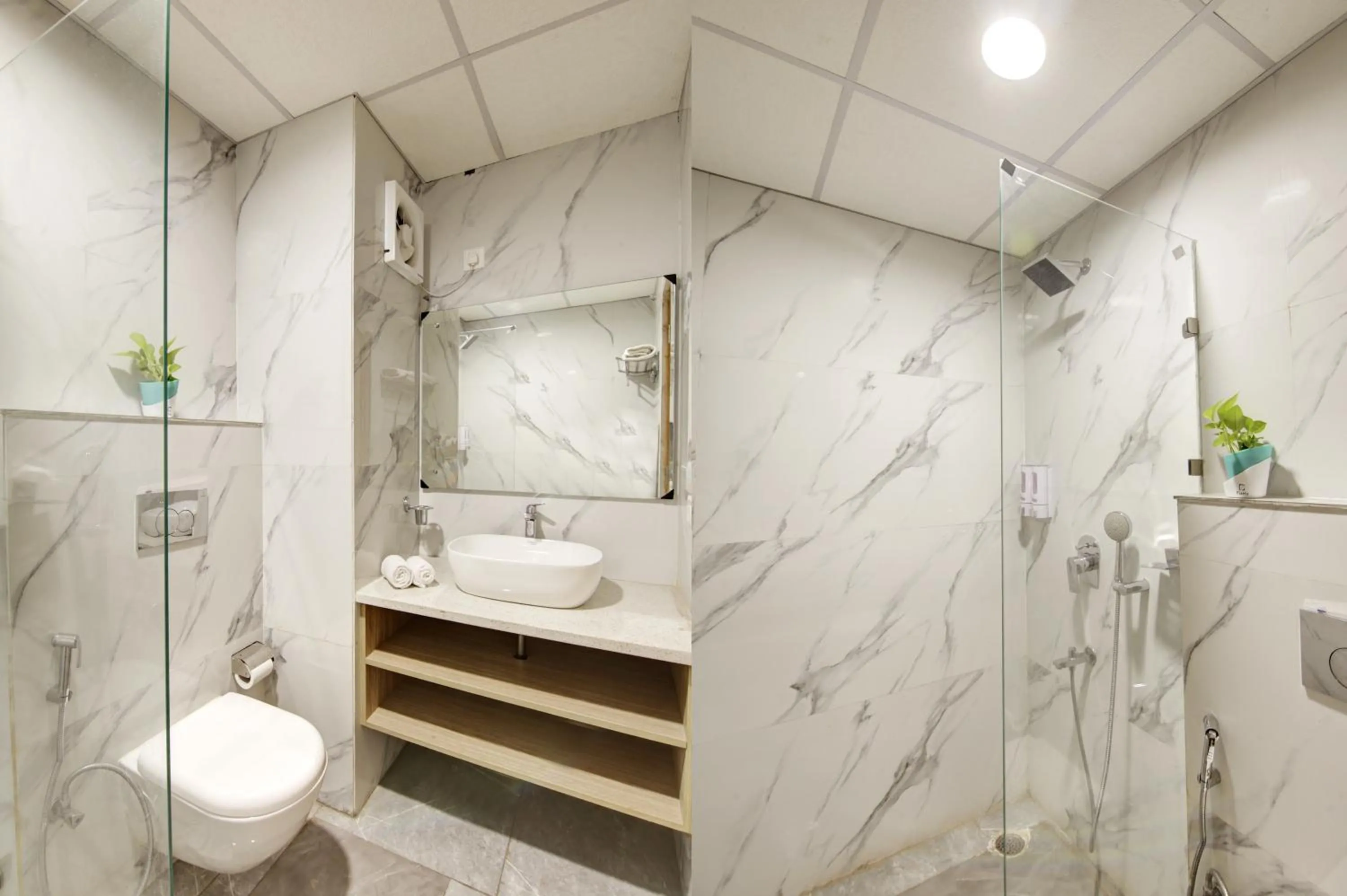 Shower in The Hoften FlxHo Cyber One, Cyber City, Gurugram