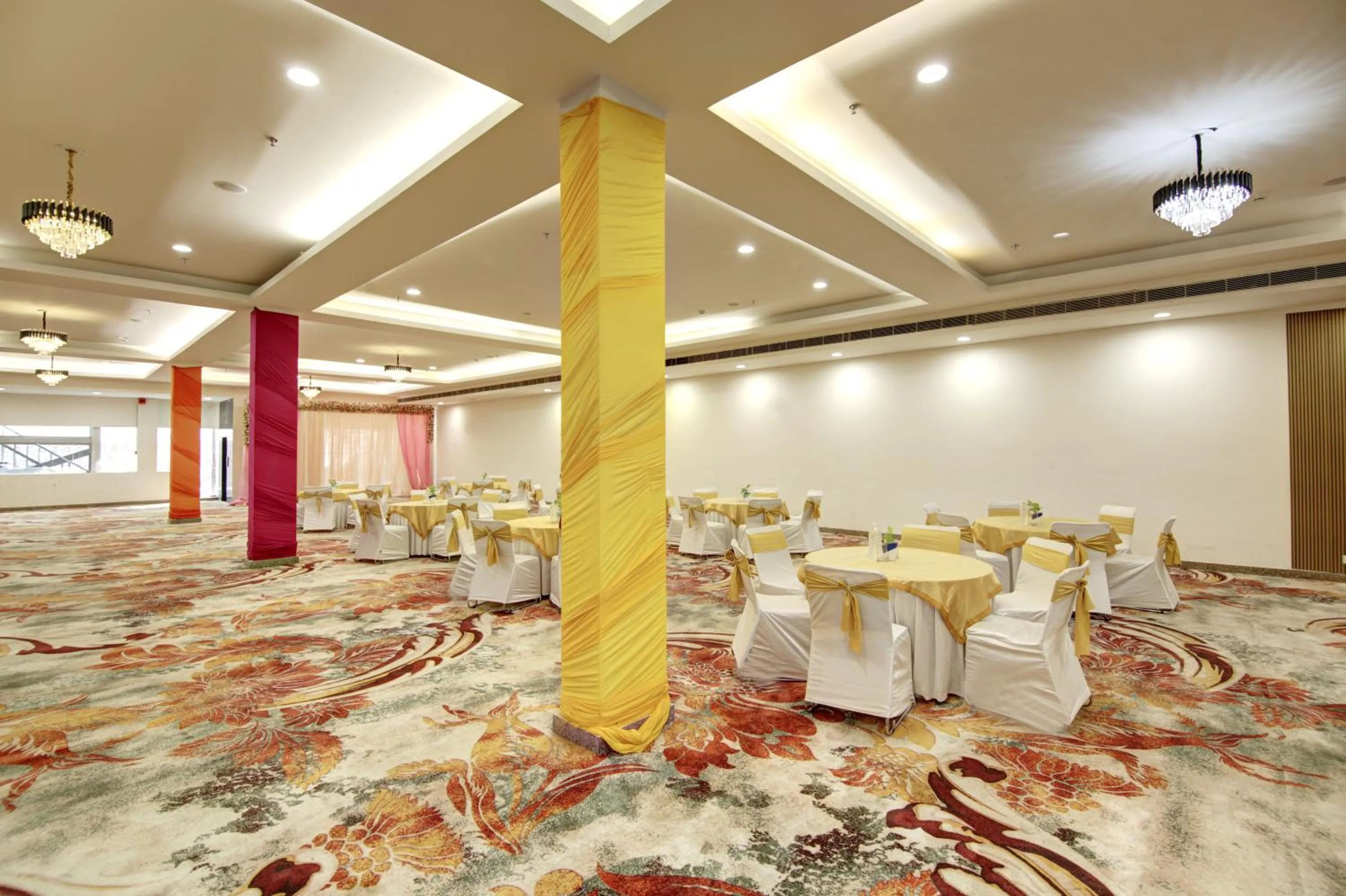 Restaurant/places to eat in The Hoften FlxHo Cyber One, Cyber City, Gurugram