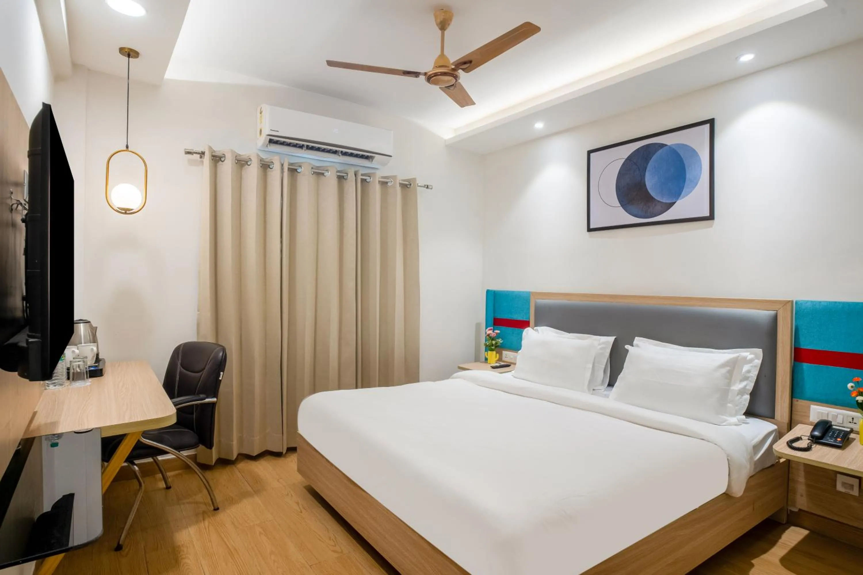 Bed in The Hoften FlxHo Cyber One, Cyber City, Gurugram