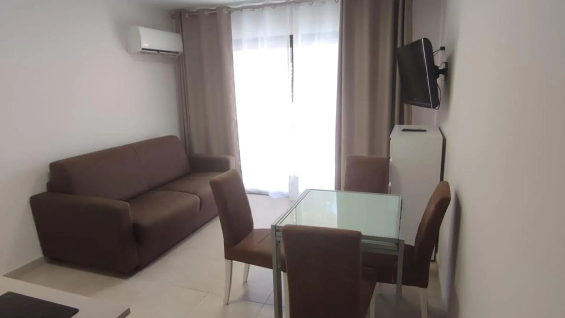 Beachfront Residence Las Americas - TRG
