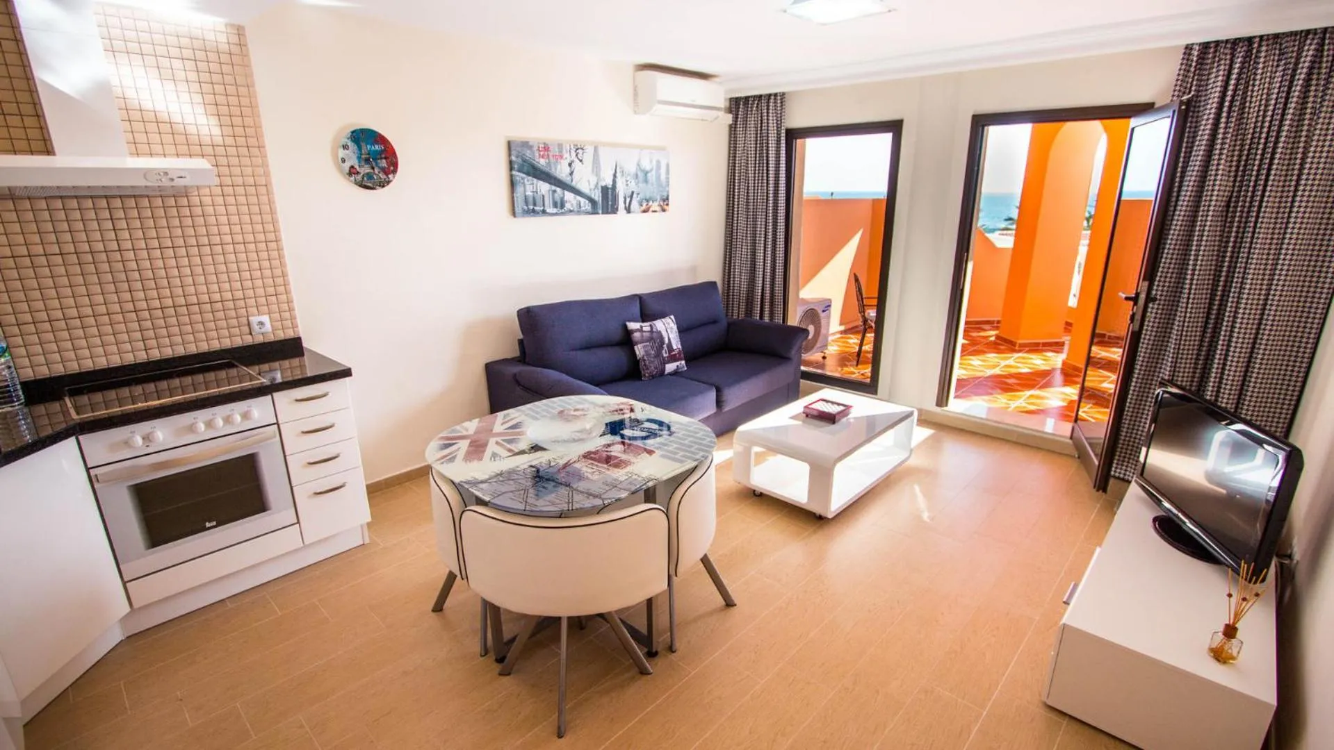 Beachfront Residence Las Americas - TRG